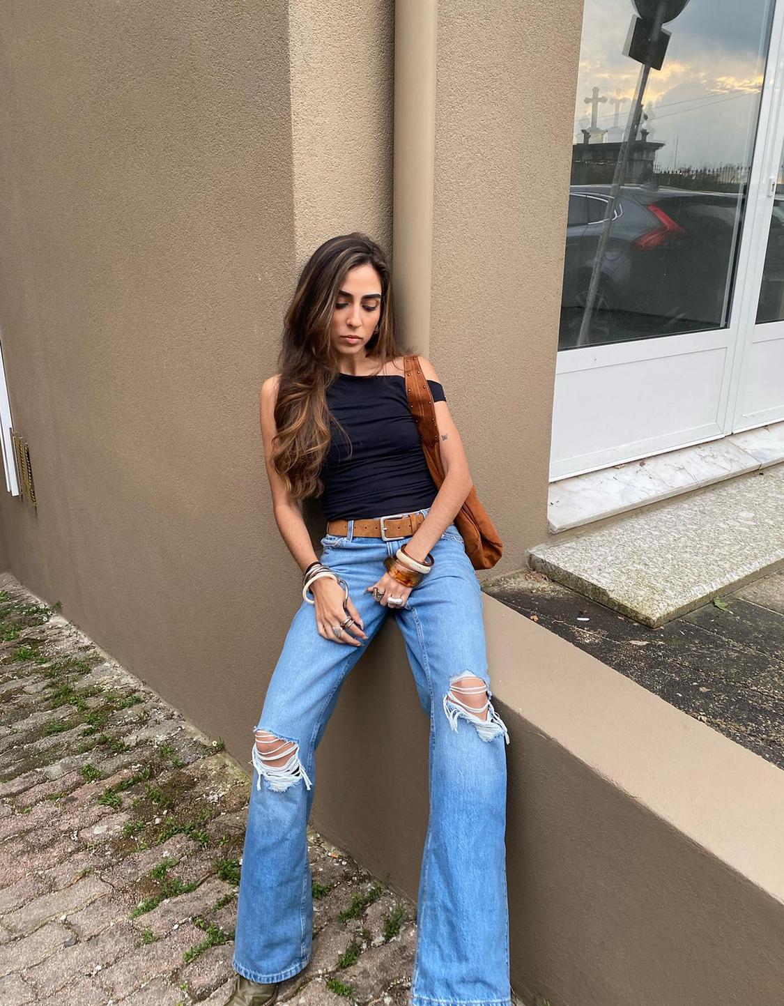 Ripped wide-leg jeans with studs