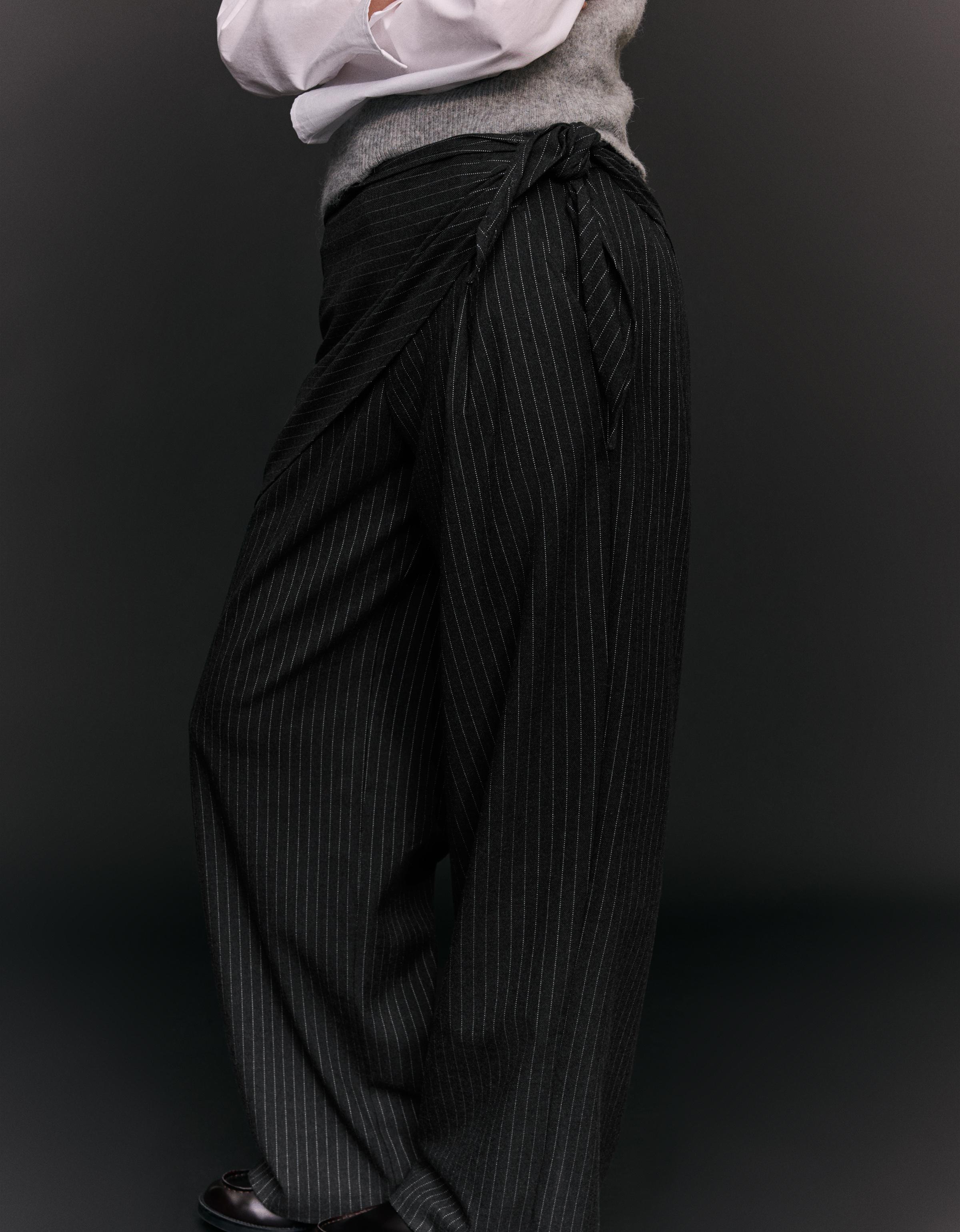 Paçası fularlı tailored fit pantolon - Görsel 19