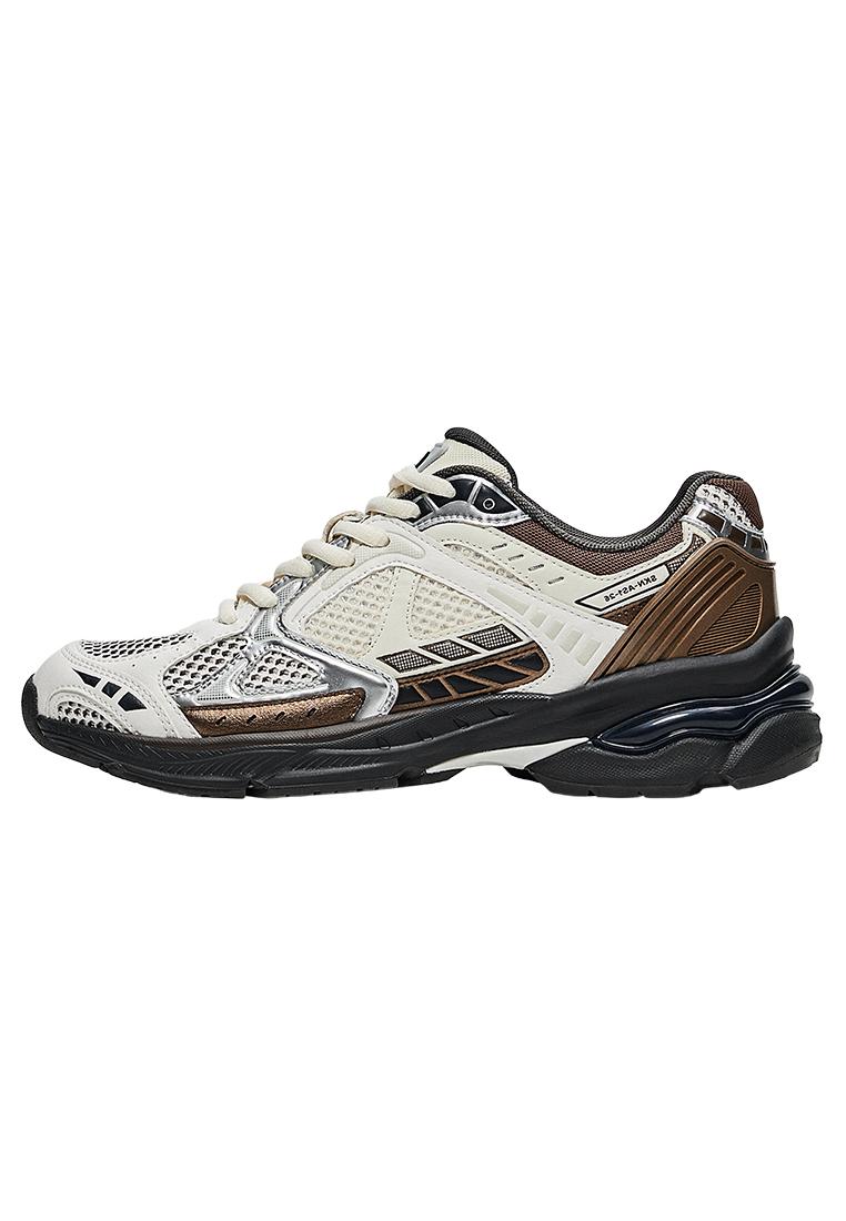Multi-piece trainers — Multicolored