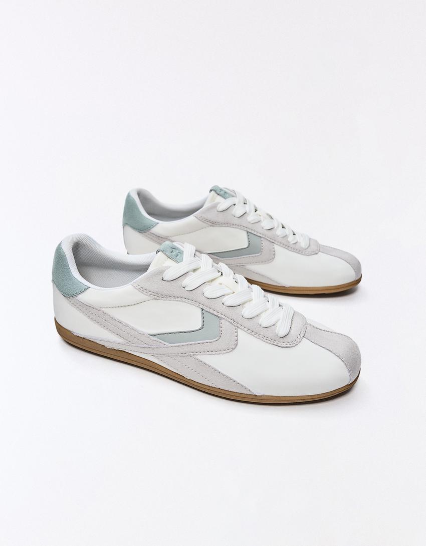 Sneaker im Retro-Look mit dünner Sohle-Weiss