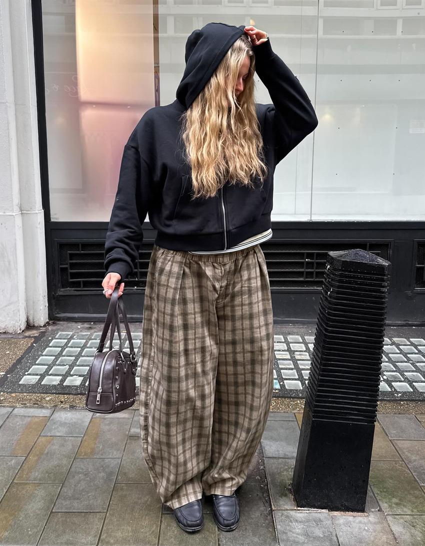 Fermuarlı nakışlı kapüşonlu sweatshirt-Denizci mavisi