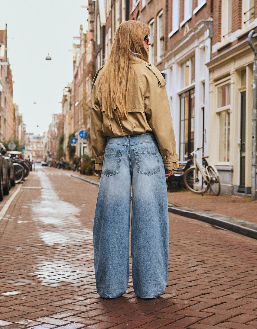 Low-rise wide-leg barrel jeans with front buttons-Light blue