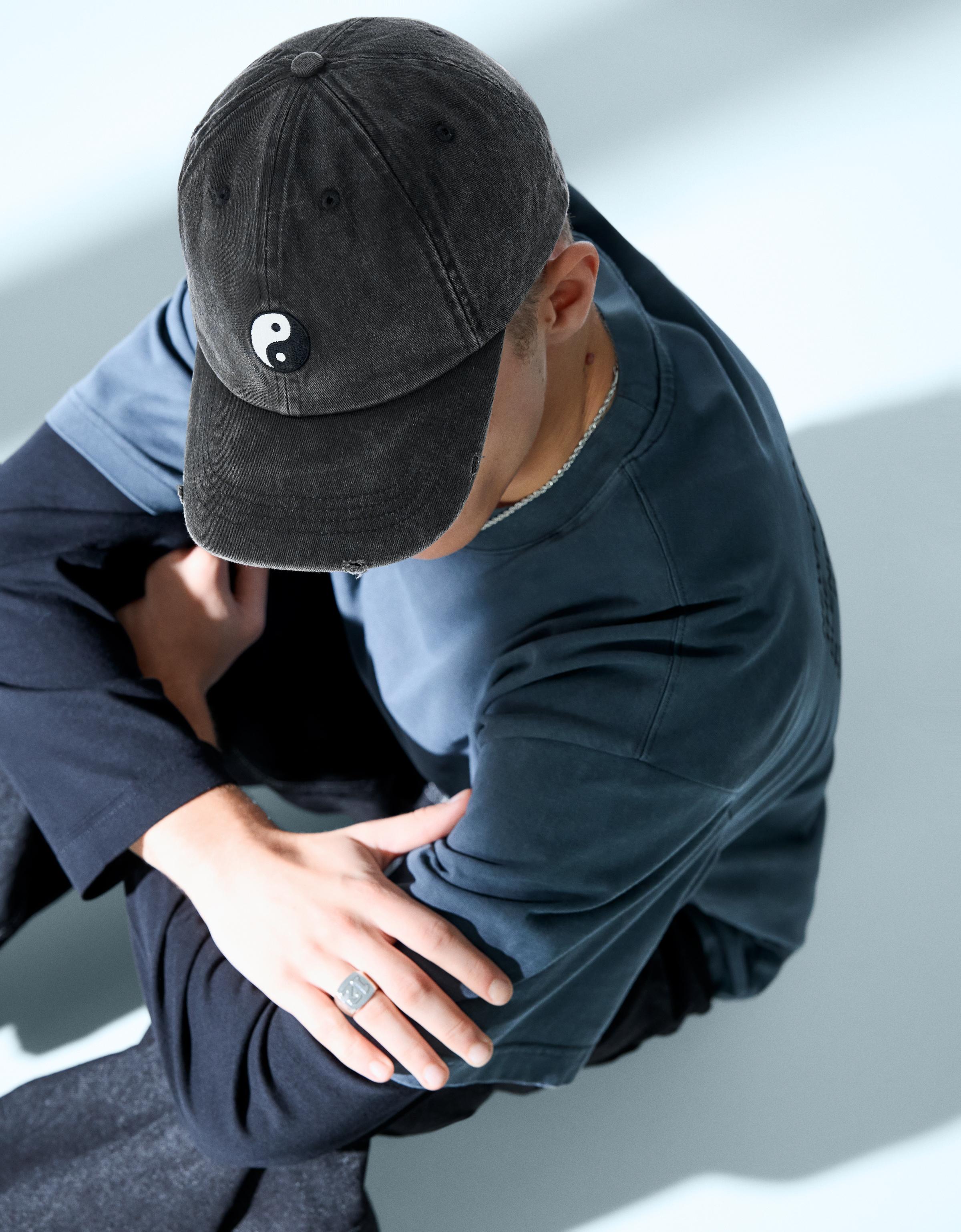 Bershka Bestickte Kappe Herren Schwarz