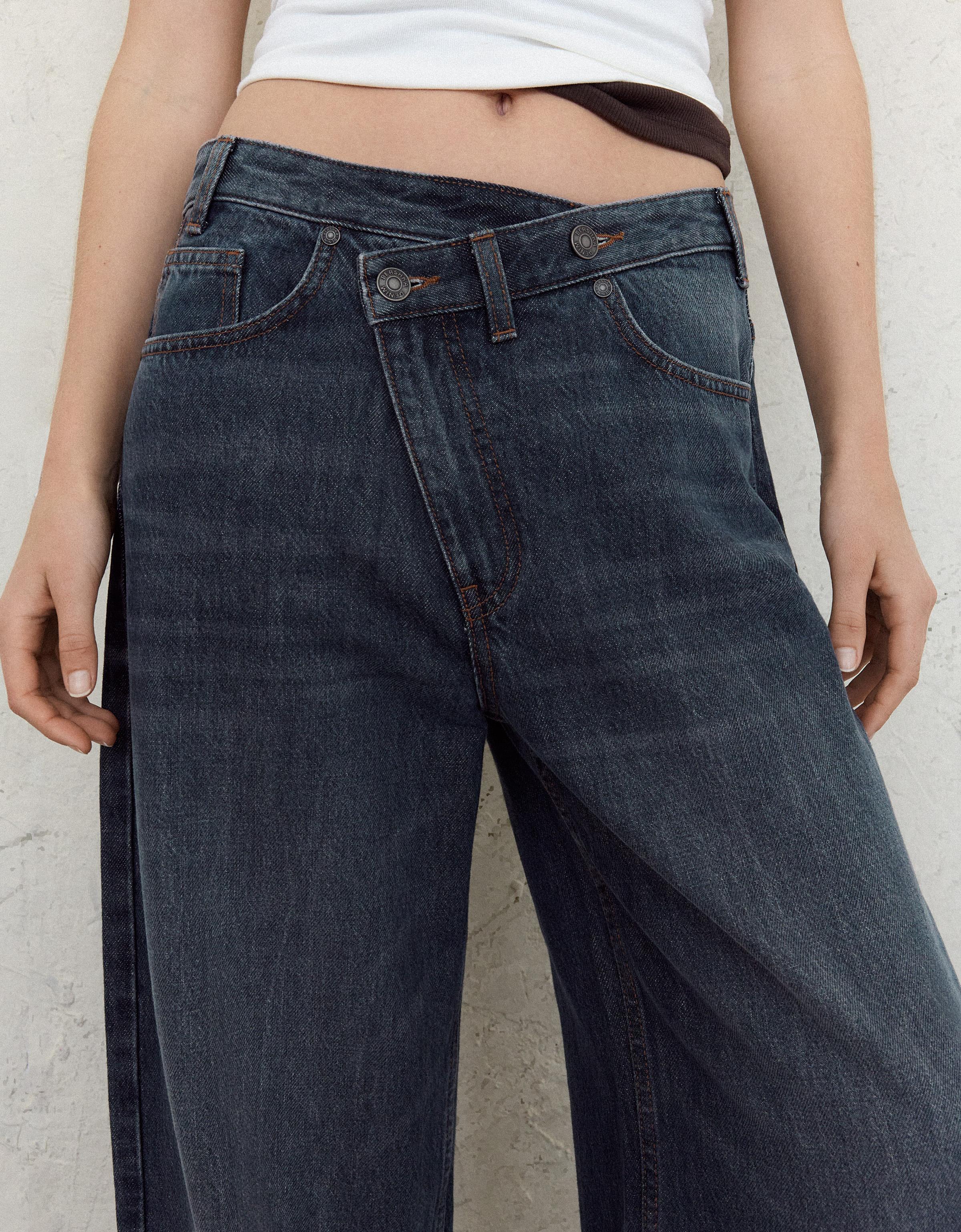 Wide leg jeans with crossover waist — Blue