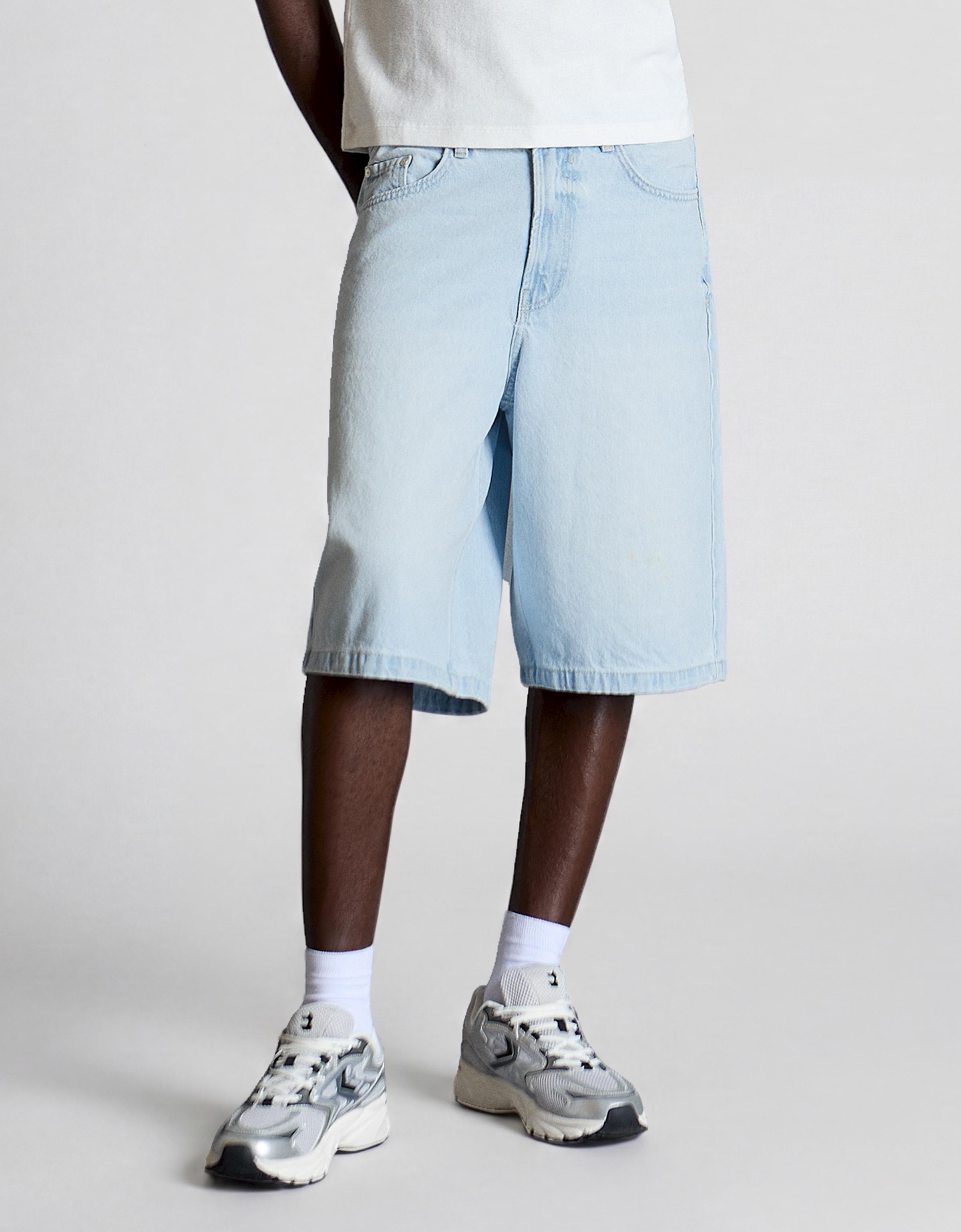 Baggy denim Bermuda shorts — Light blue