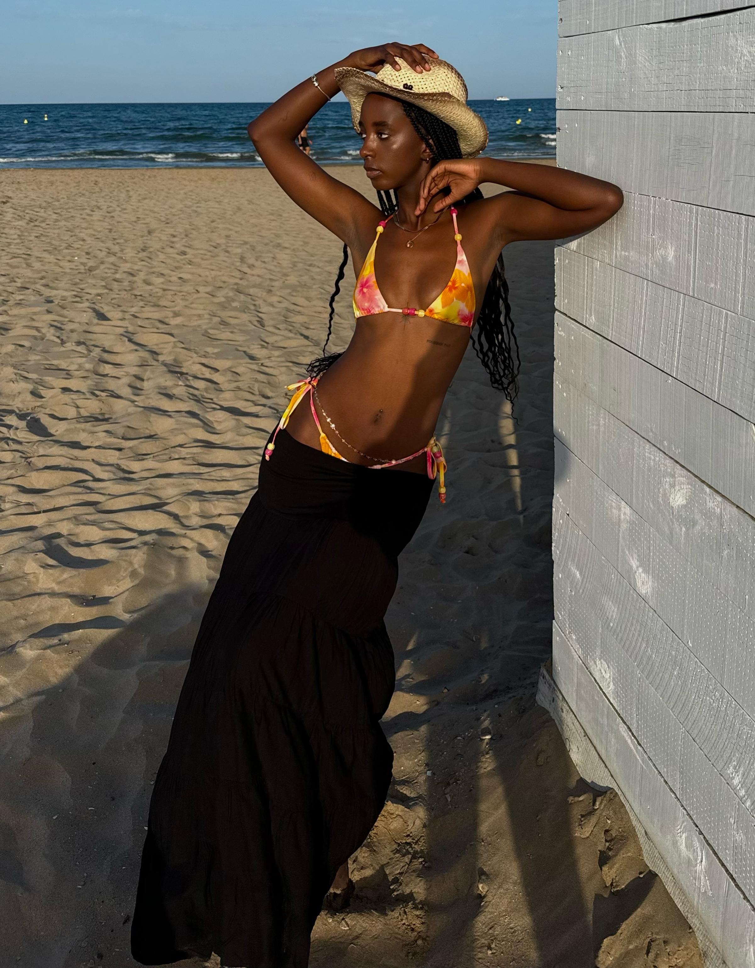 Bershka Çiçekli tanga bikini altı görsel 5