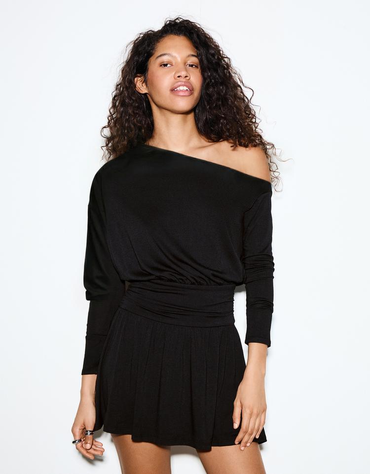 Kemerli uzun kollu mini elbise