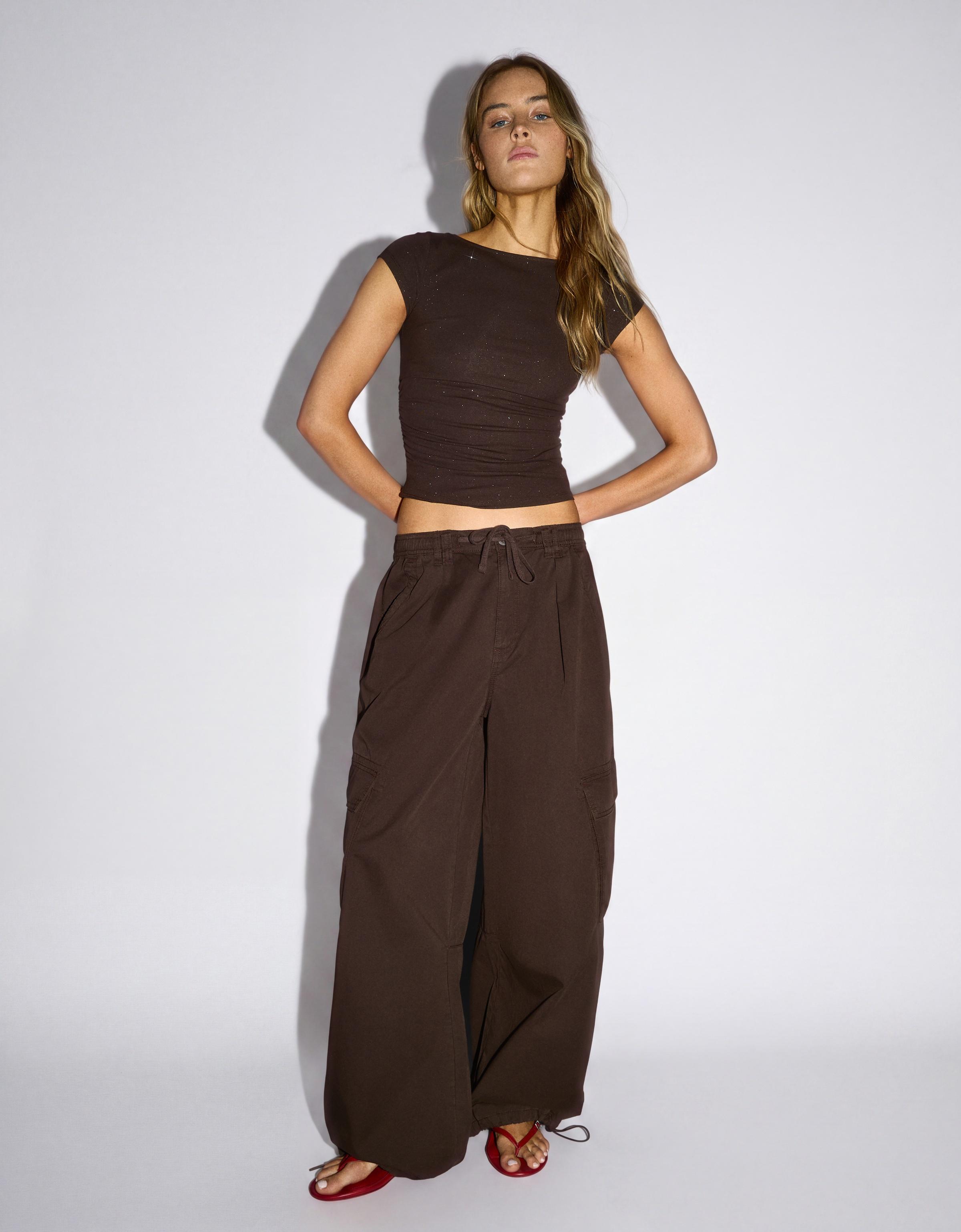Boat neck T-shirt with knot back — Brown