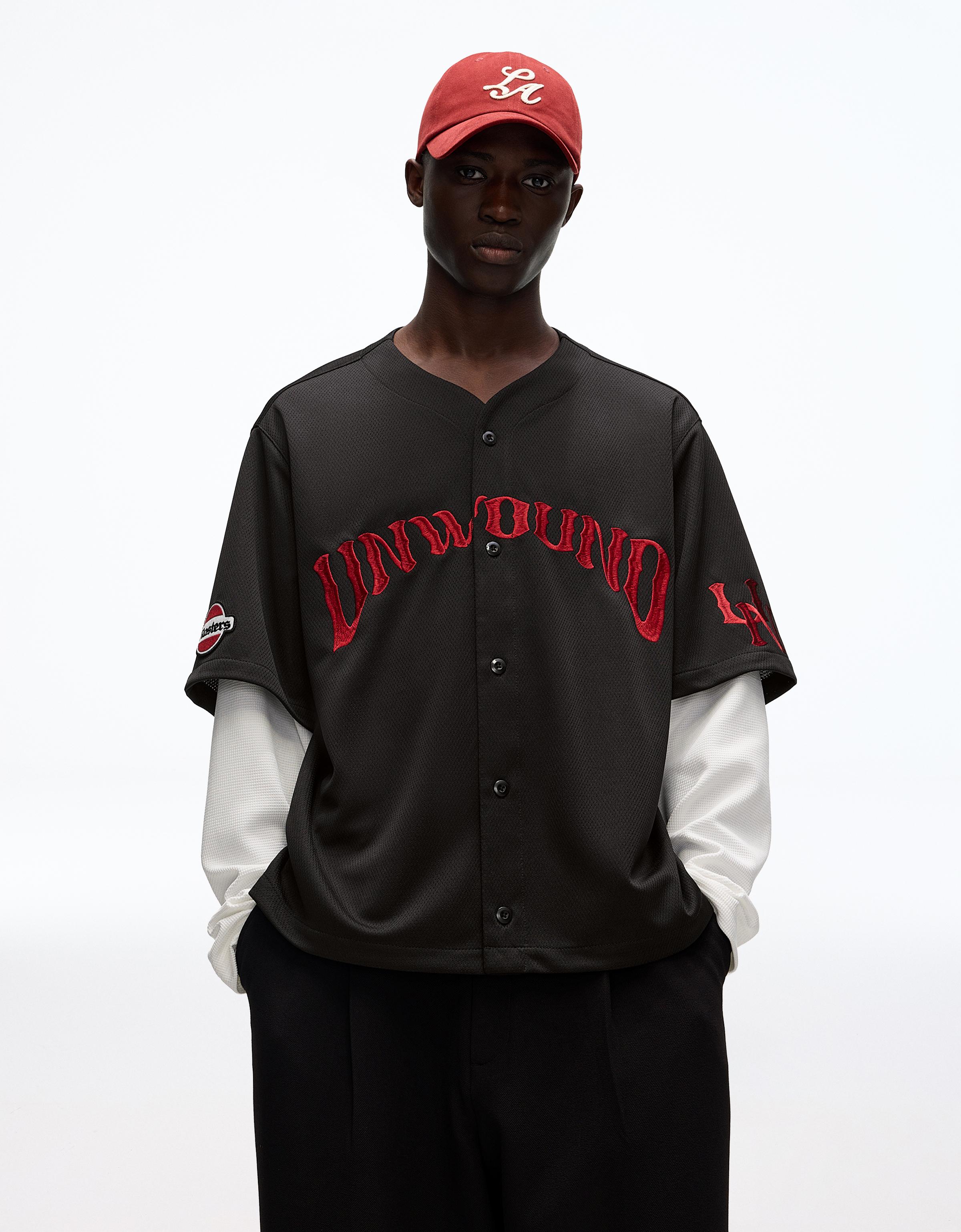 Bershka Boxy-Hemd Mit Doppelärmeln Und Stickerei Herren M Schwarz