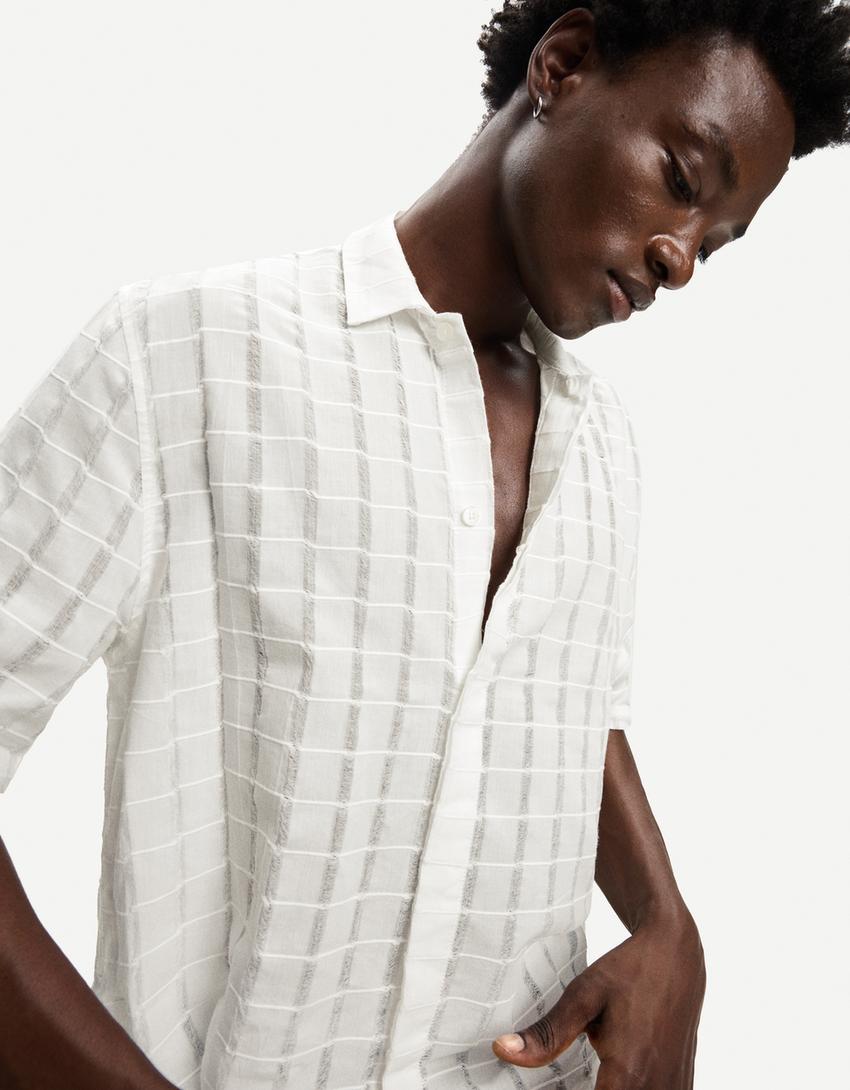 Camisa de manga curta Boxy fit desfiada-Branco