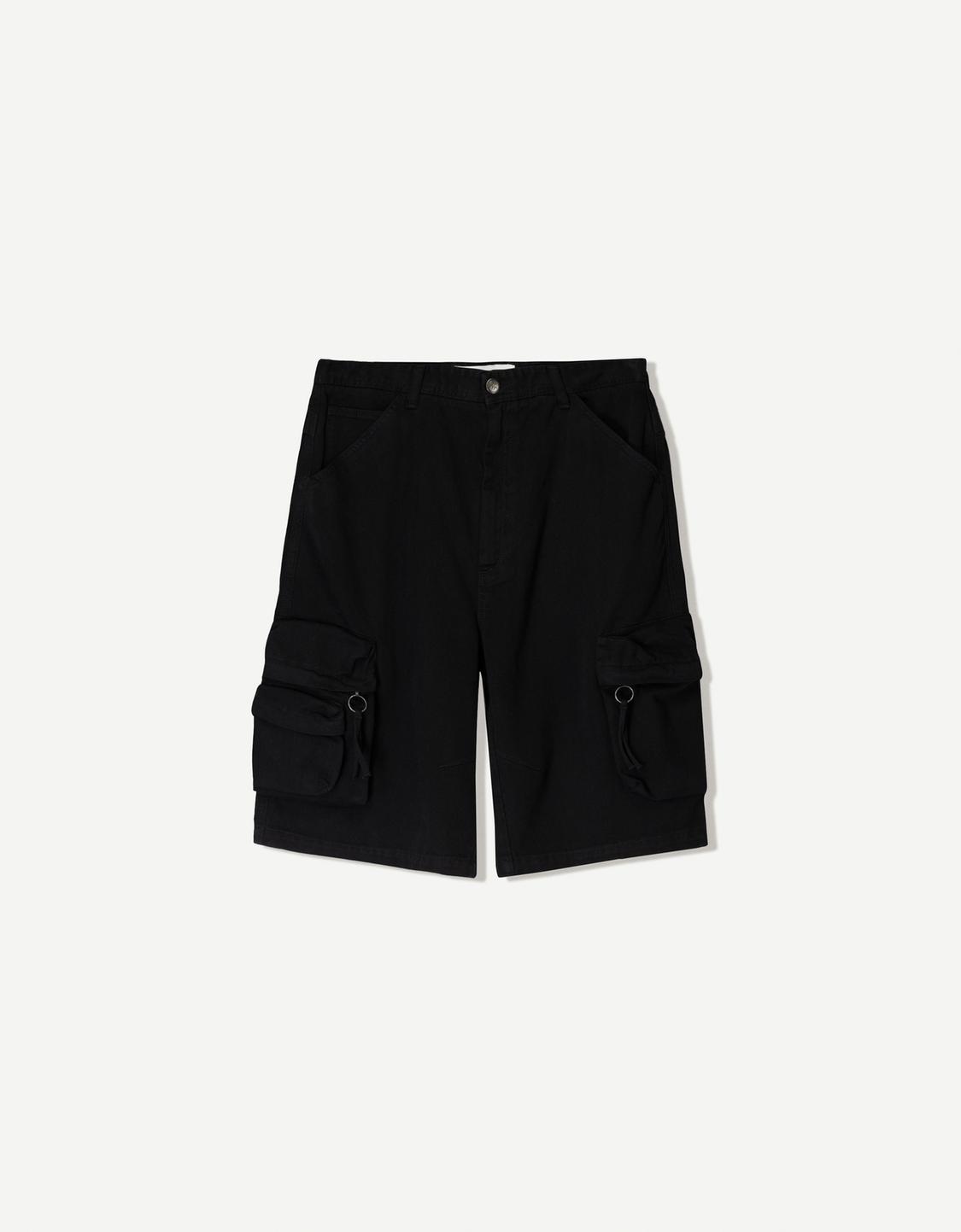 Baggy cargo Bermuda shorts