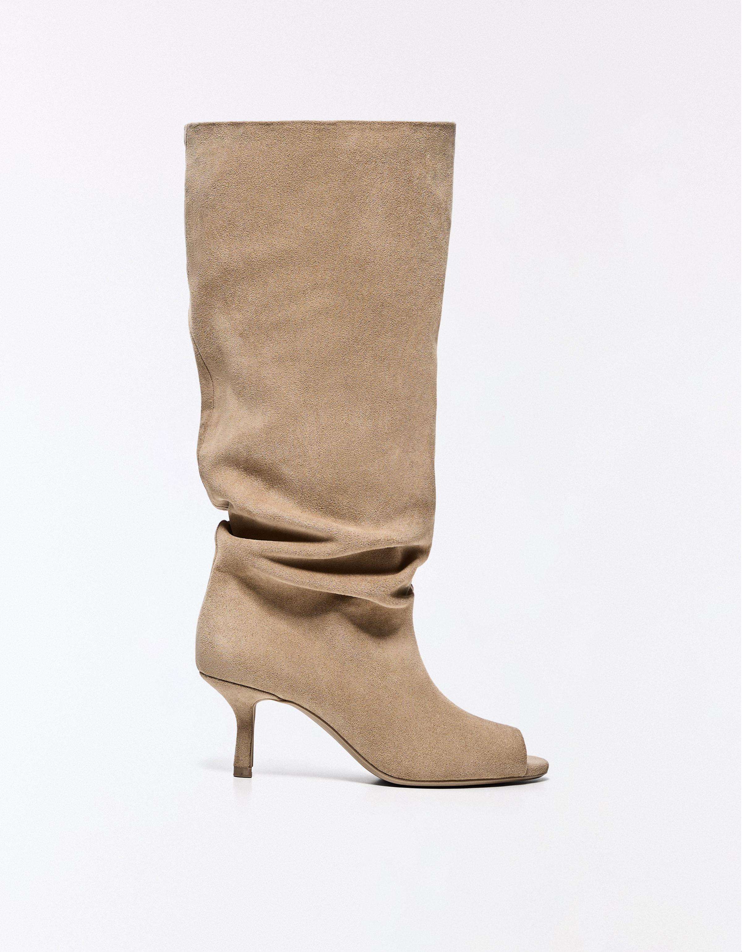 Bershka Stiefel Mit Kitten-Heels Und Schlitz Damen 35 Beige