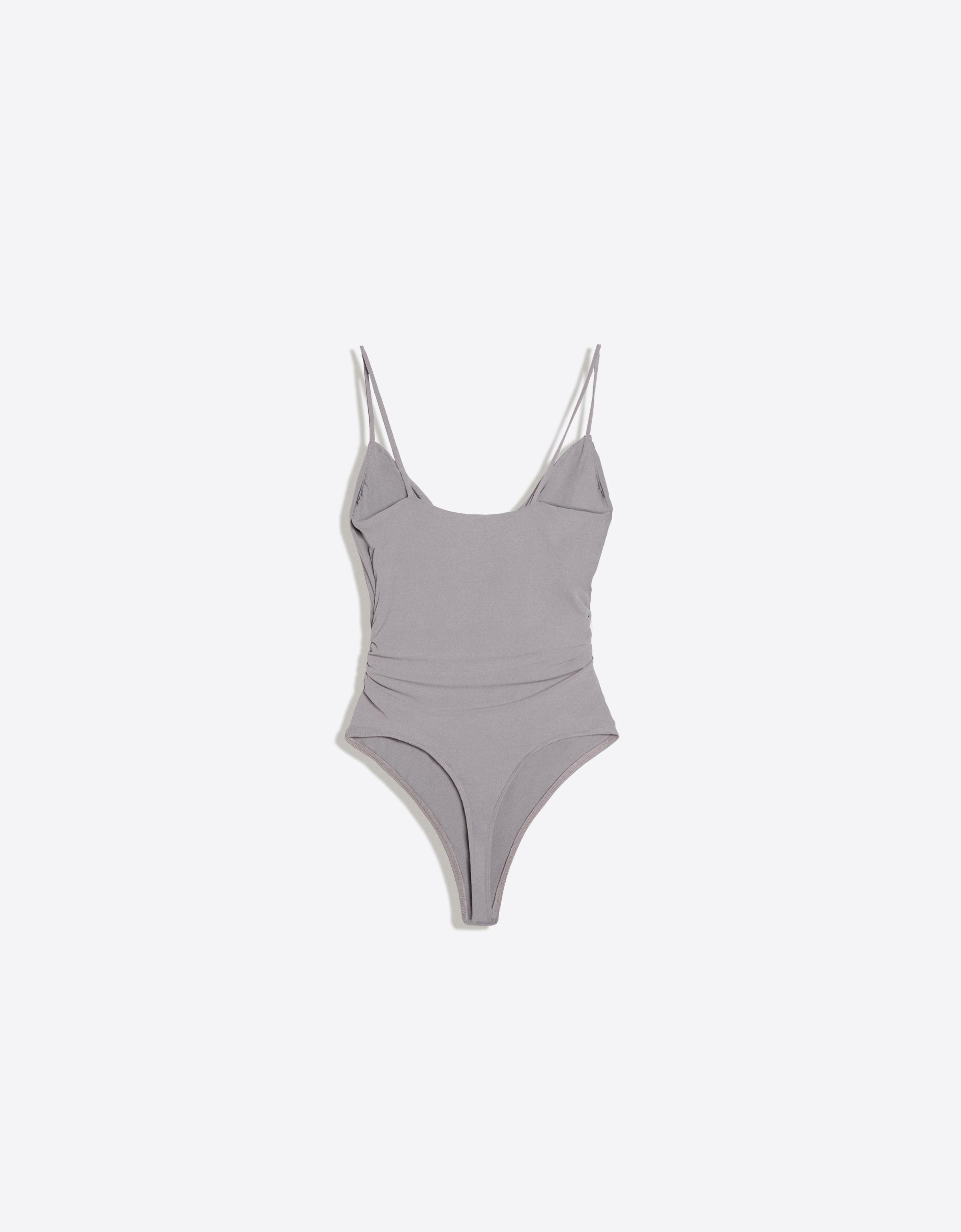 Draped strap body