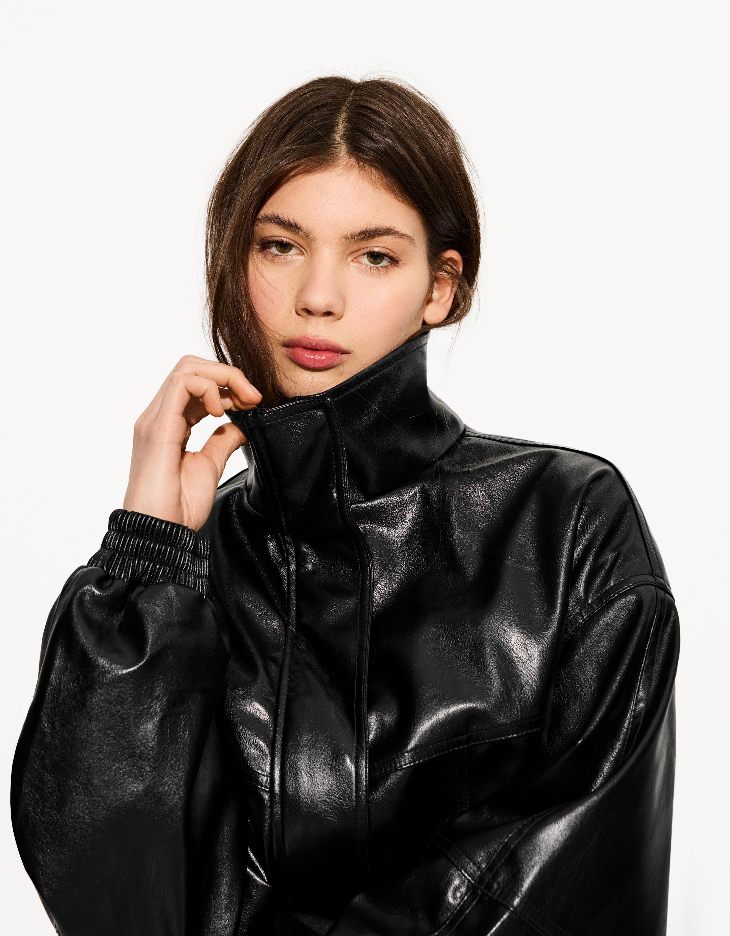 Bershka Oversize-Kunstlederjacke Damen S Schwarz