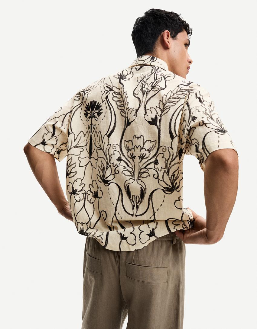 Camisa manga curta estampada-Cru
