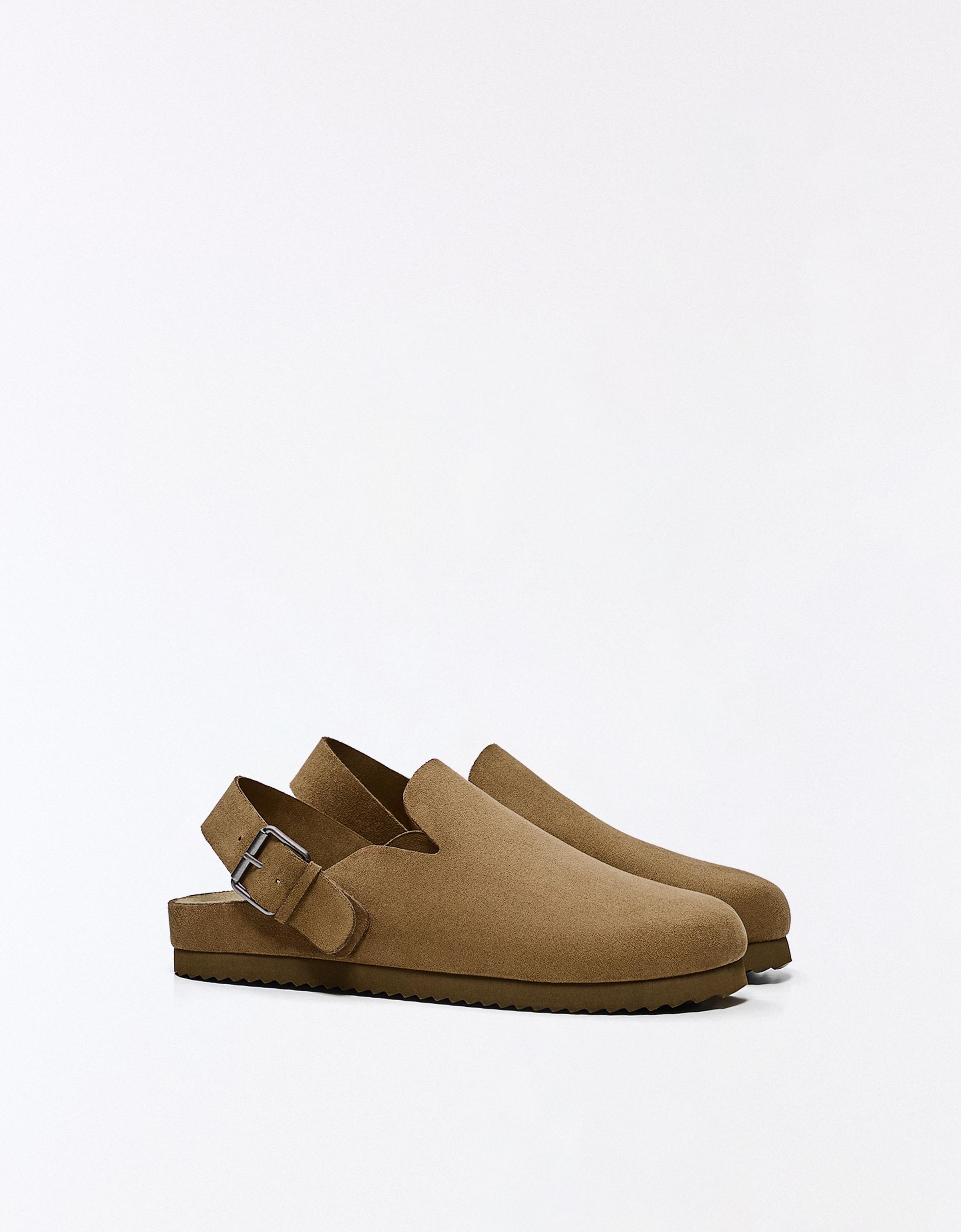 Clogs with strap detail — Brown
