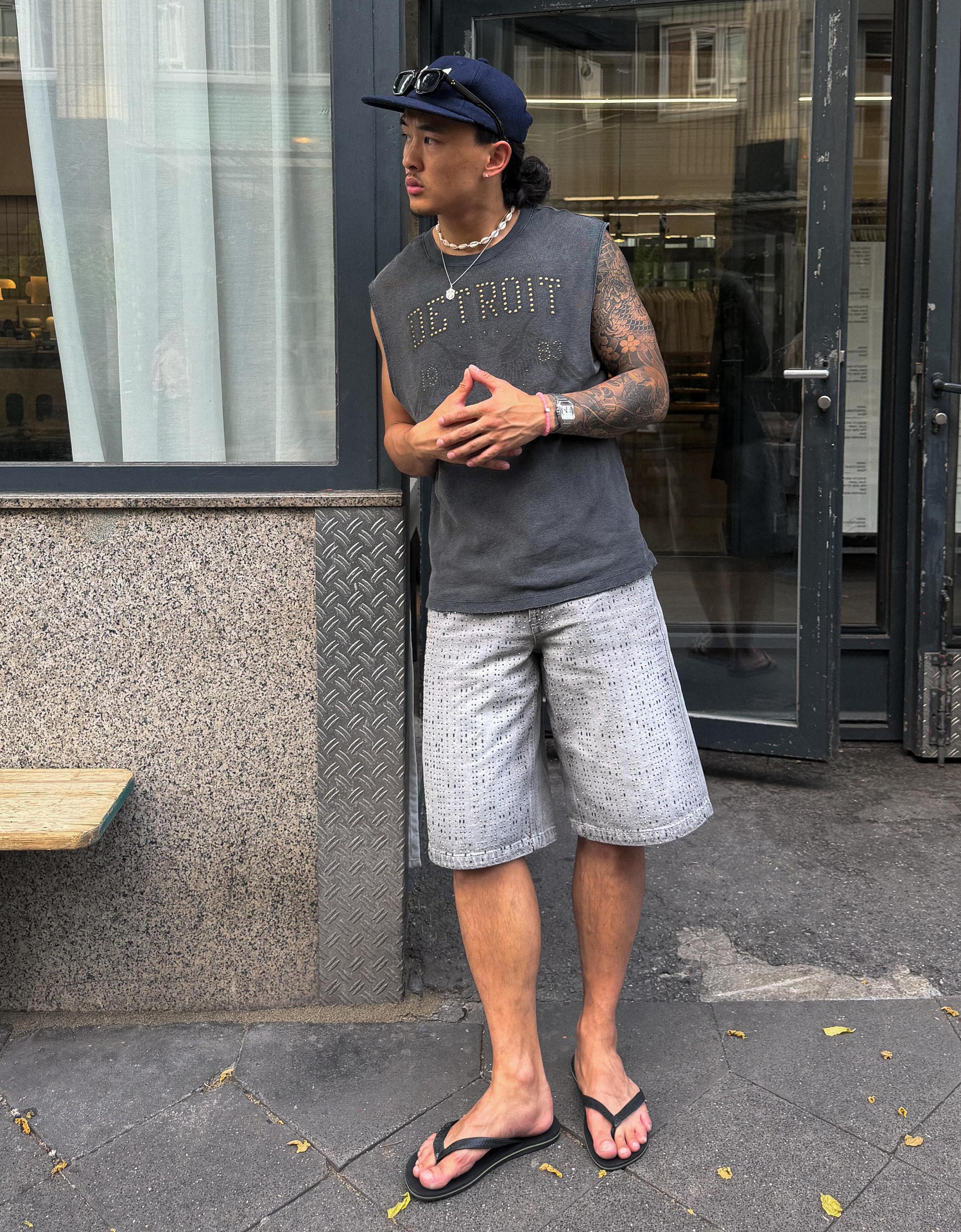 Bershka Bermuda Baggy Tachas Hombre Gris