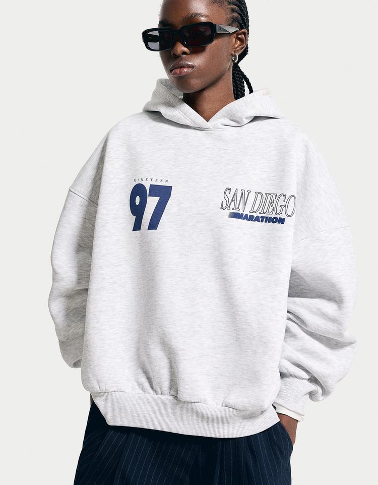 Desenli kapüşonlu sweatshirt