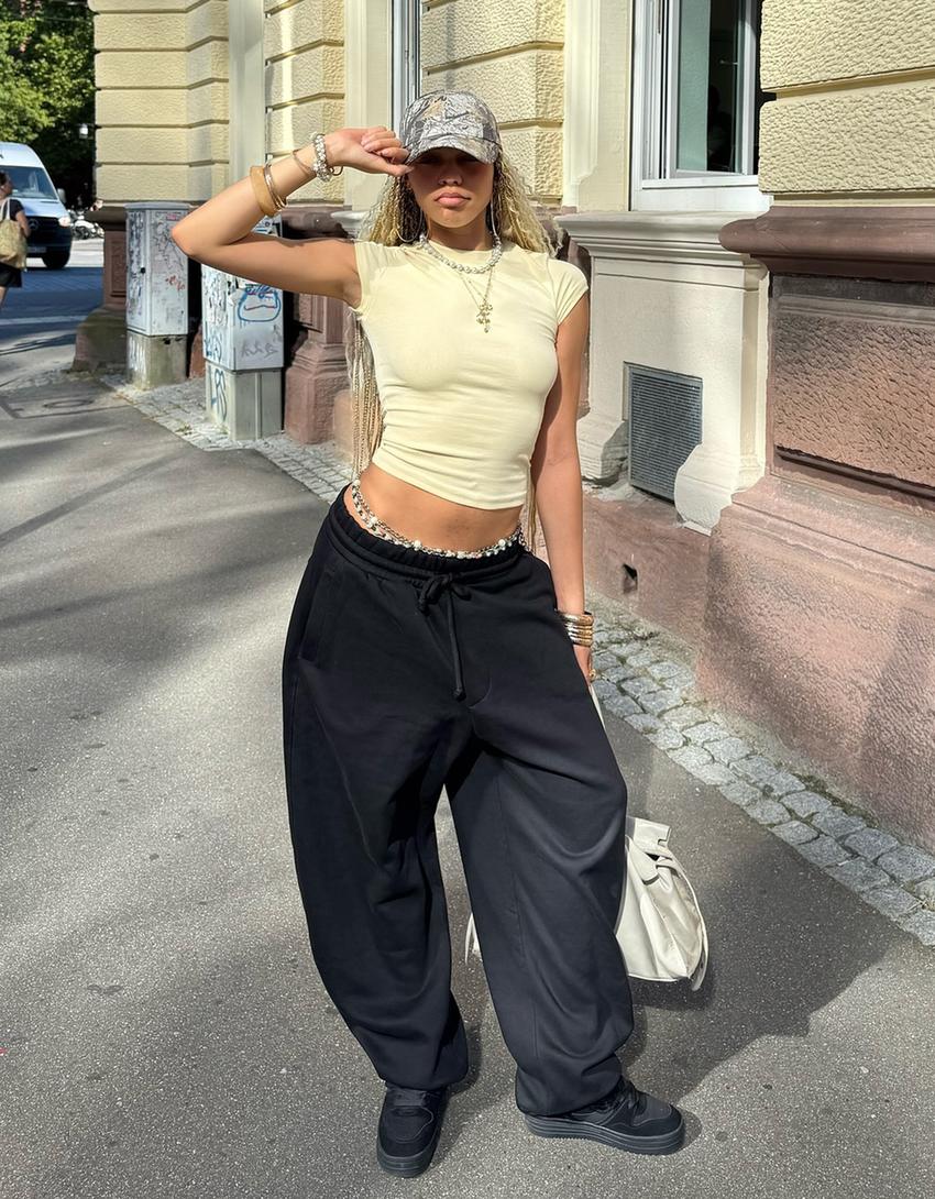Plush barrel trousers-Black