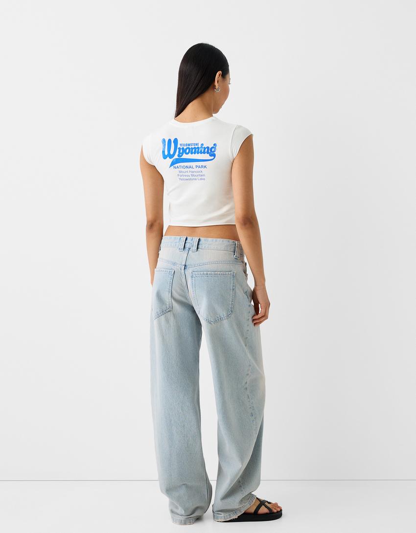 تيشرت بأكمام قصيرة وطبعة-كريمي-1