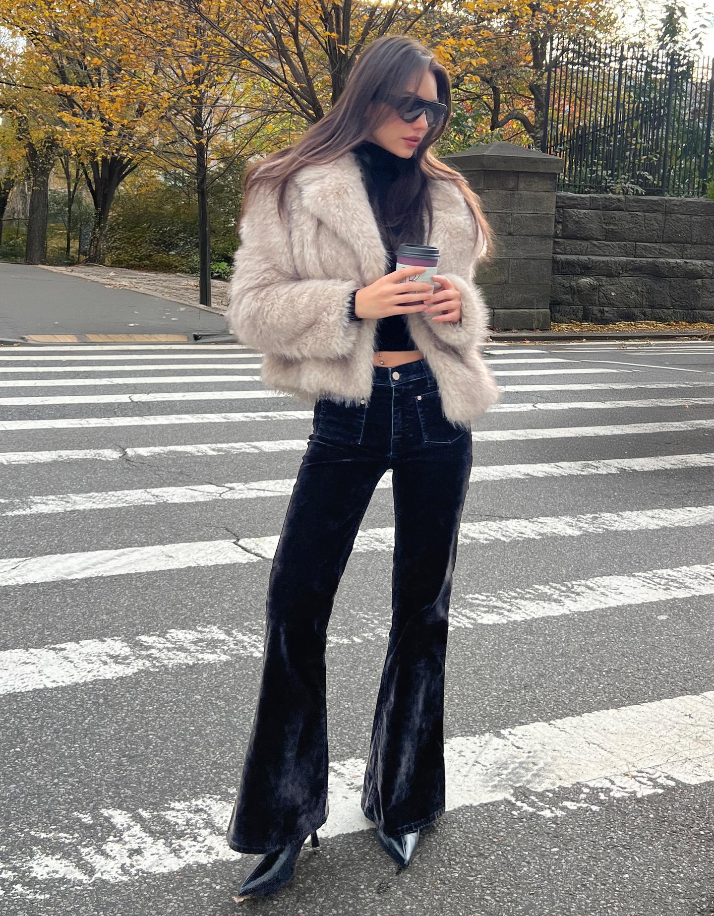 Bershka jeansy o kroju flare flock brązowy