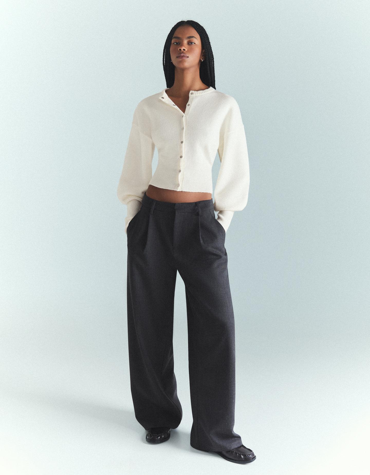 Bershka dopasowany kardigan rib kremowy