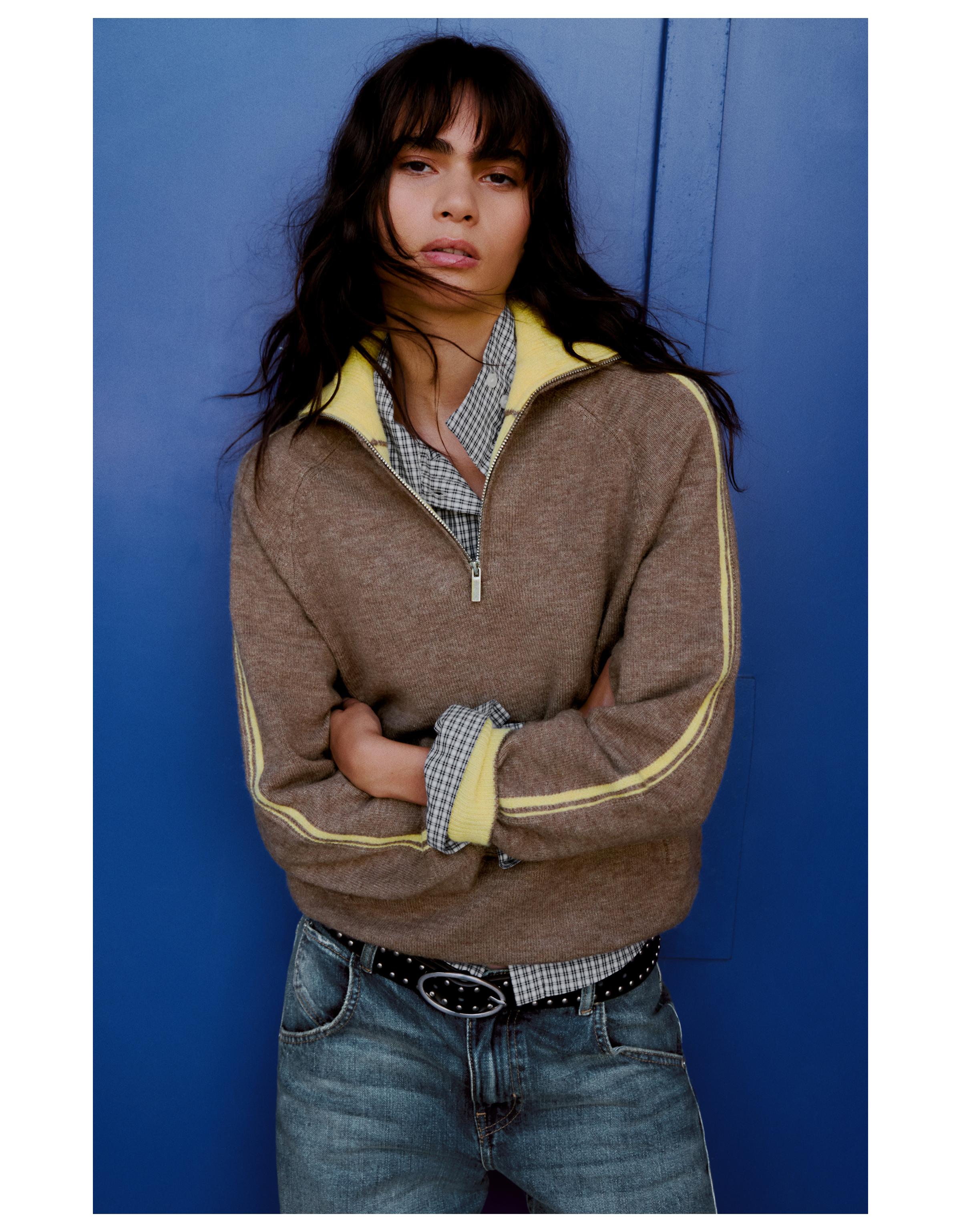 Contrast neck half-length zip jumper — Camel