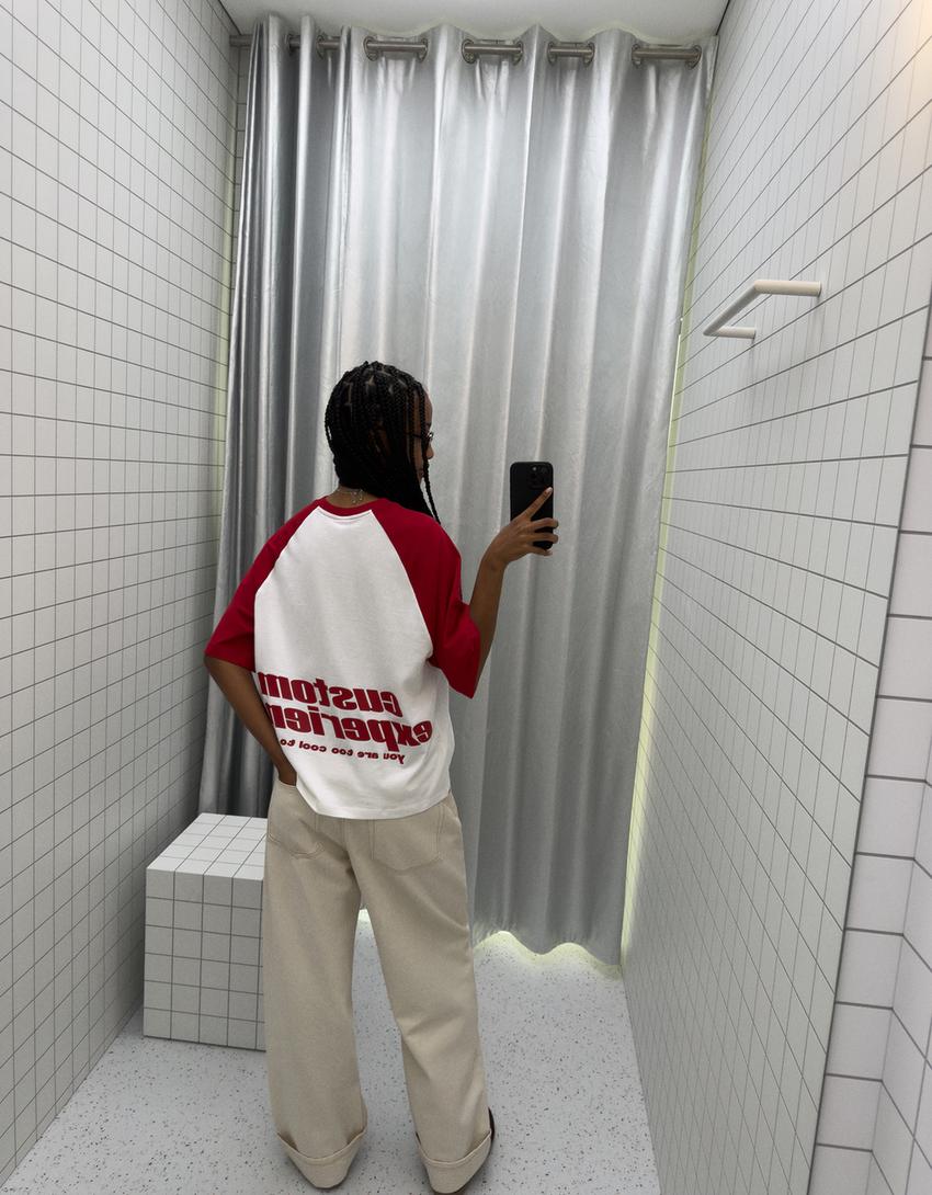 T-Shirt mit kurzen Ärmeln und Print-Rot