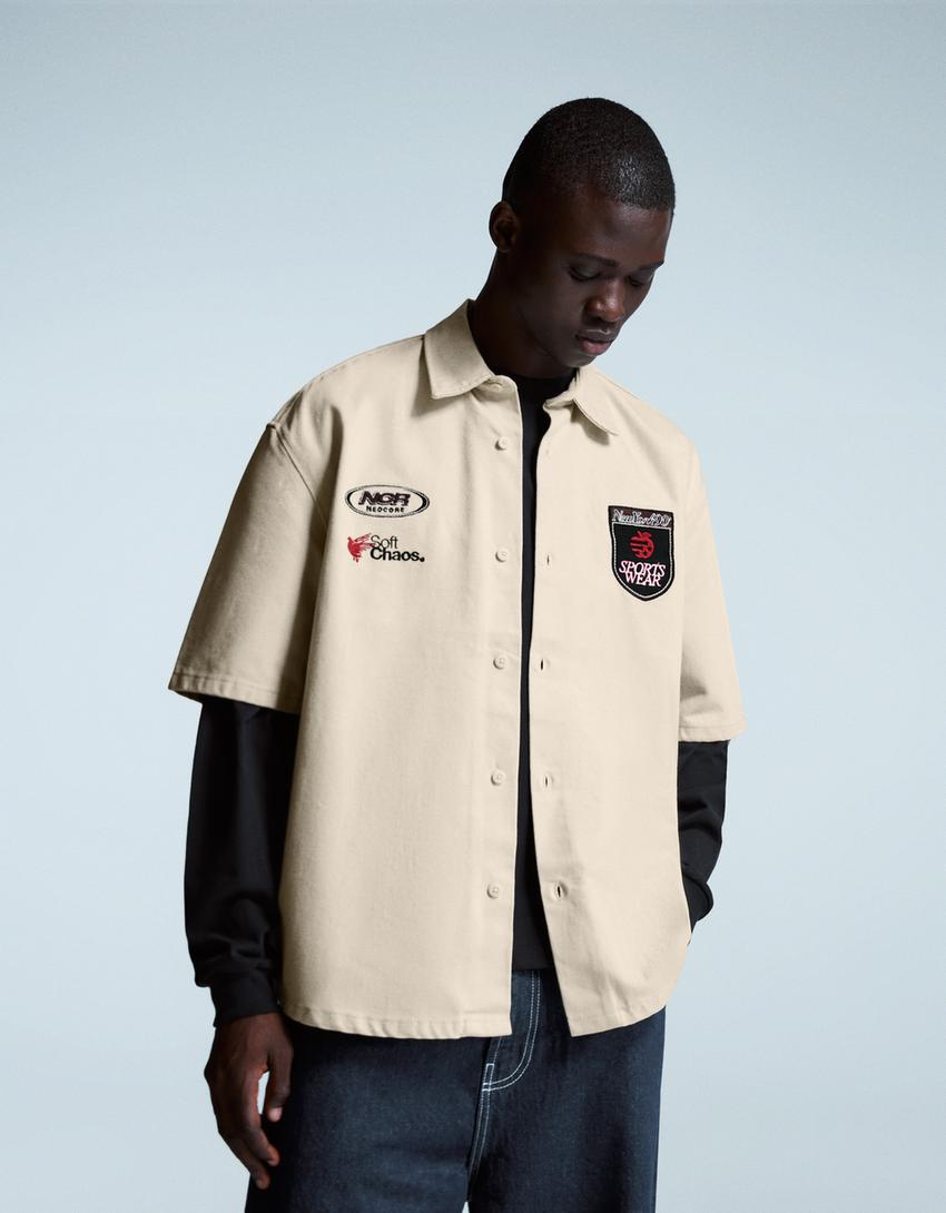 Camisa manga corta boxy parches-Crudo