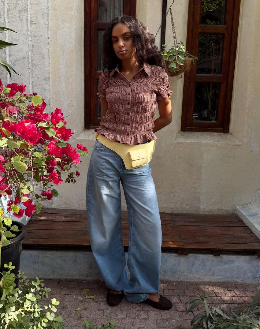 قميص بأكمام قصيرة وزمة-رماني