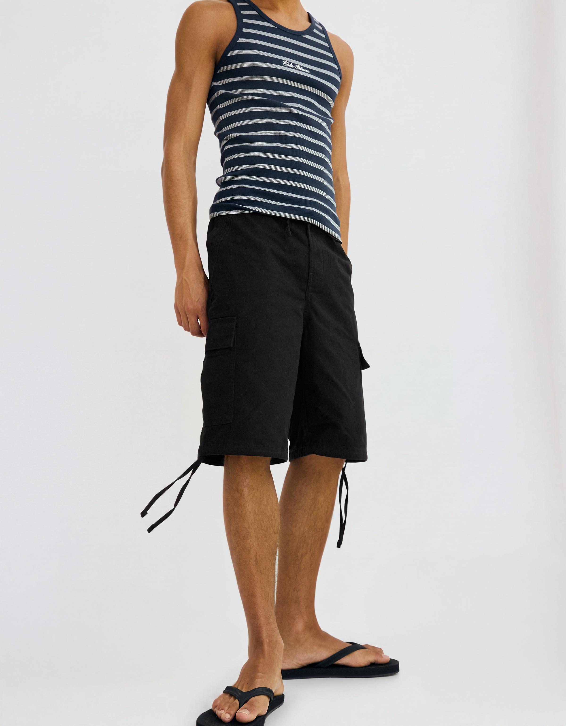Wide-leg cargo Bermuda shorts — Black
