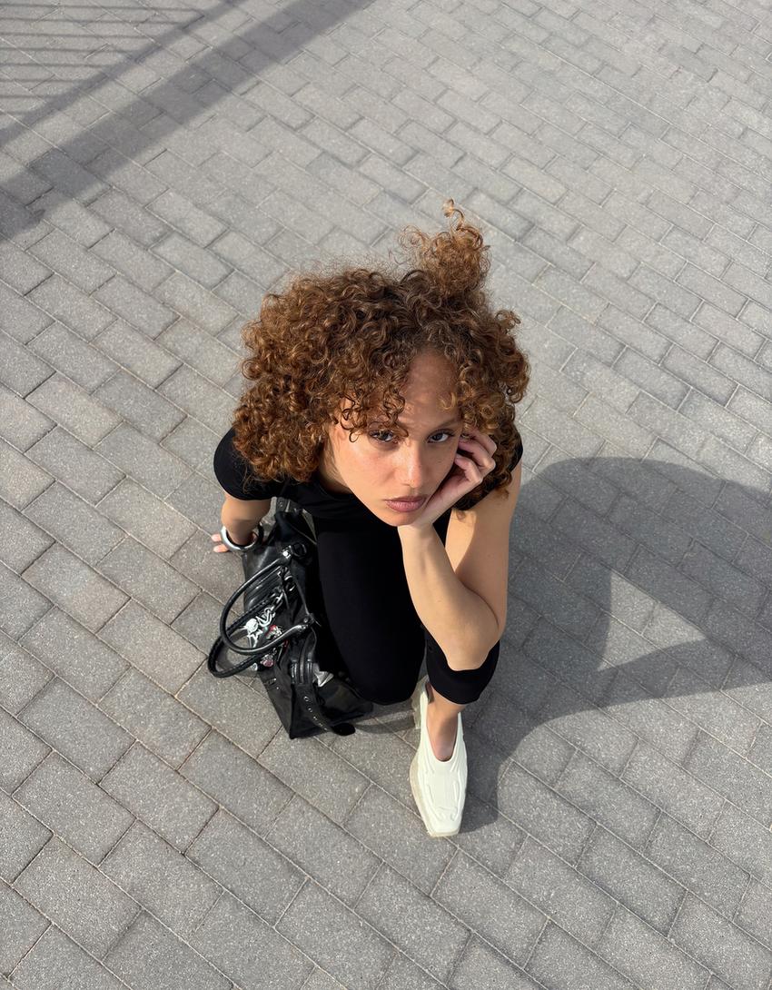 High-heel out of core cowboy clogs