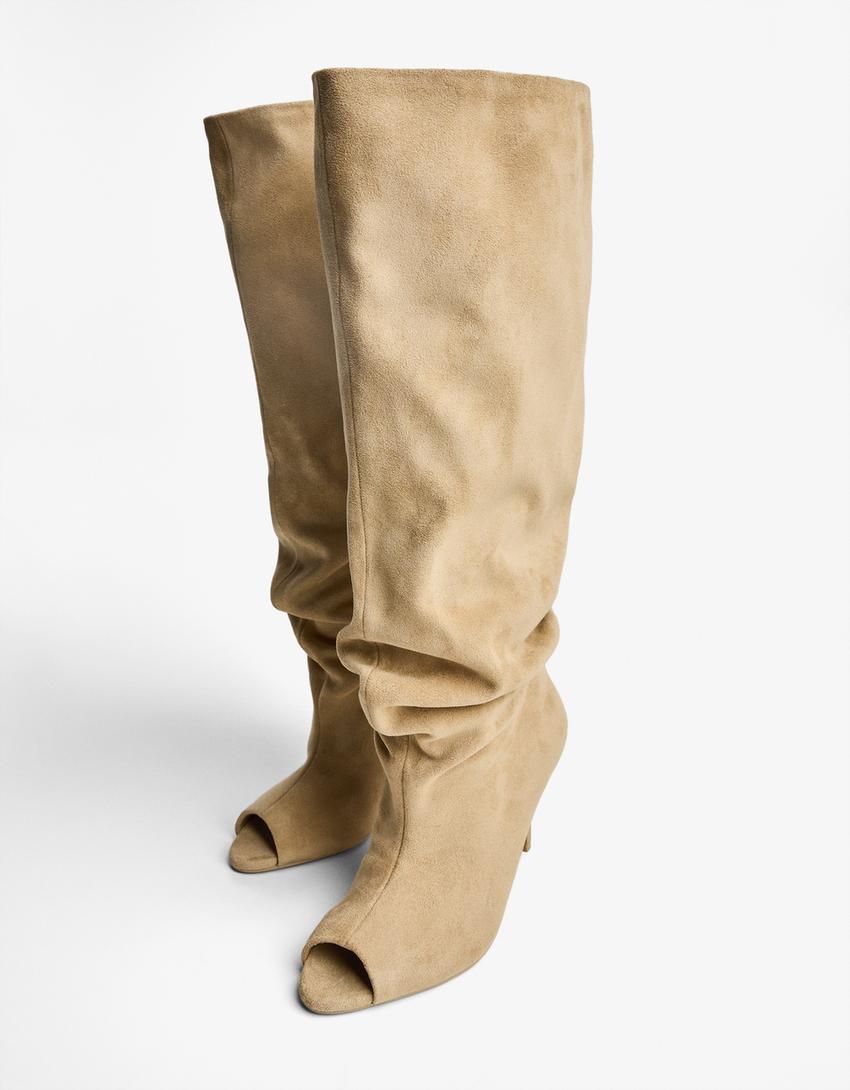 Bota de salto fino com abertura-Taupe