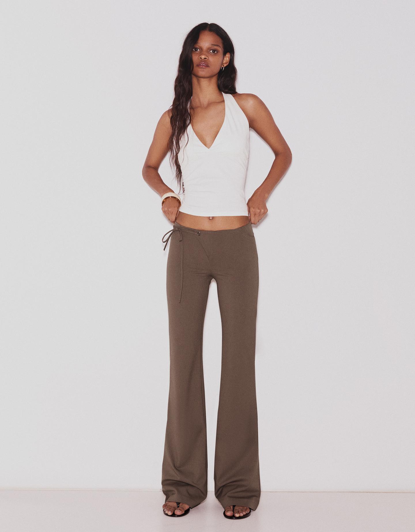 Bershka Pantalón Flare Tiro Bajo Mujer Visón