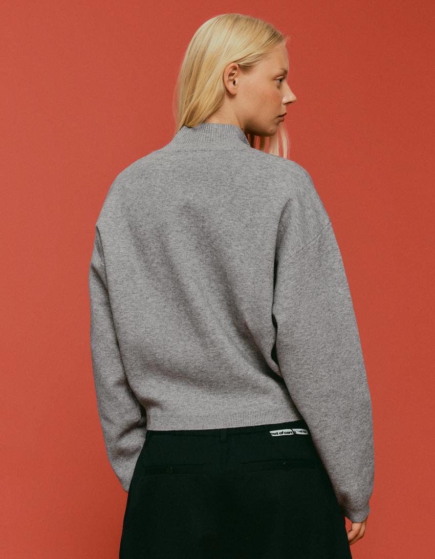 Maglia con zip e ricamo-Grigio