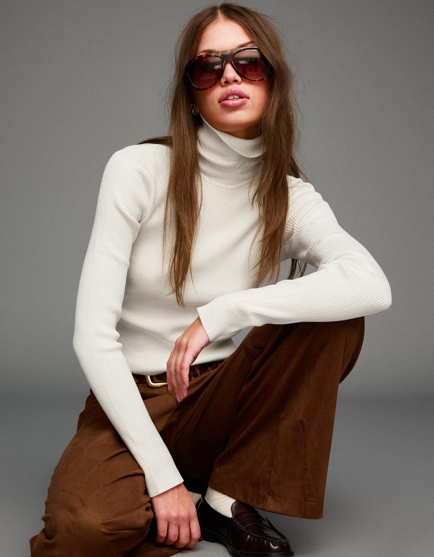 Camisola nervuras gola subida-Branco