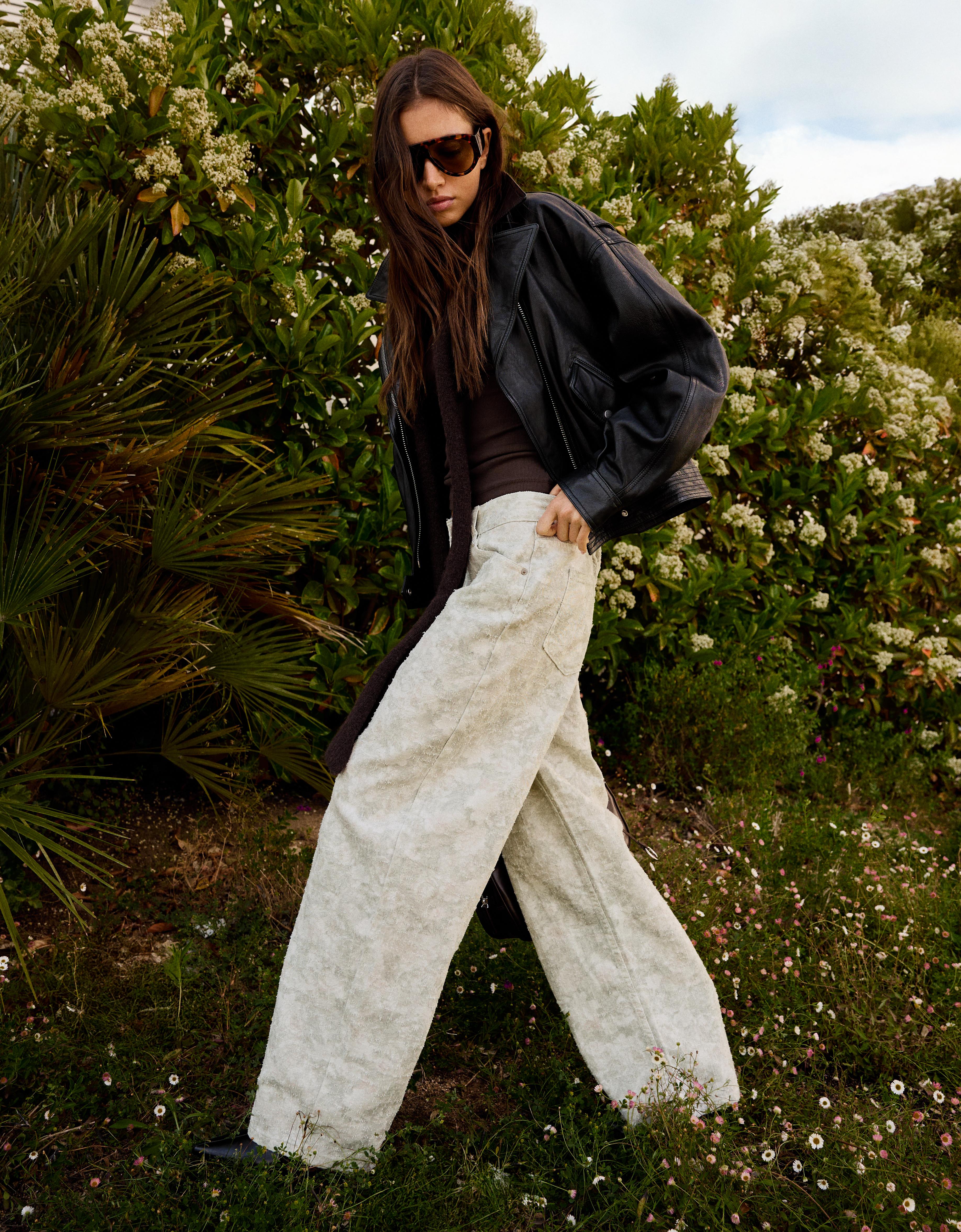 Low-rise printed baggy barrel jeans