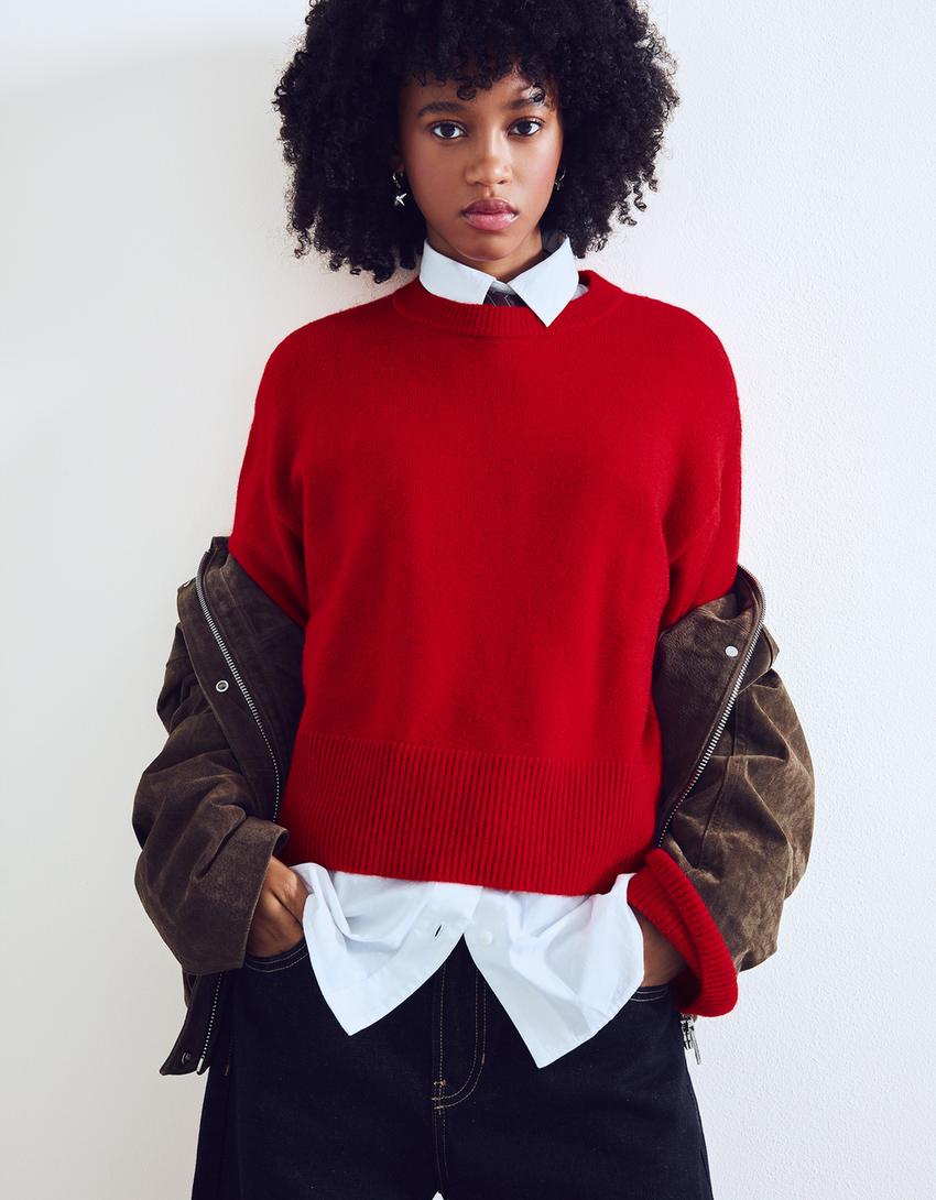 Pull oversize à bord-côte-Rouge