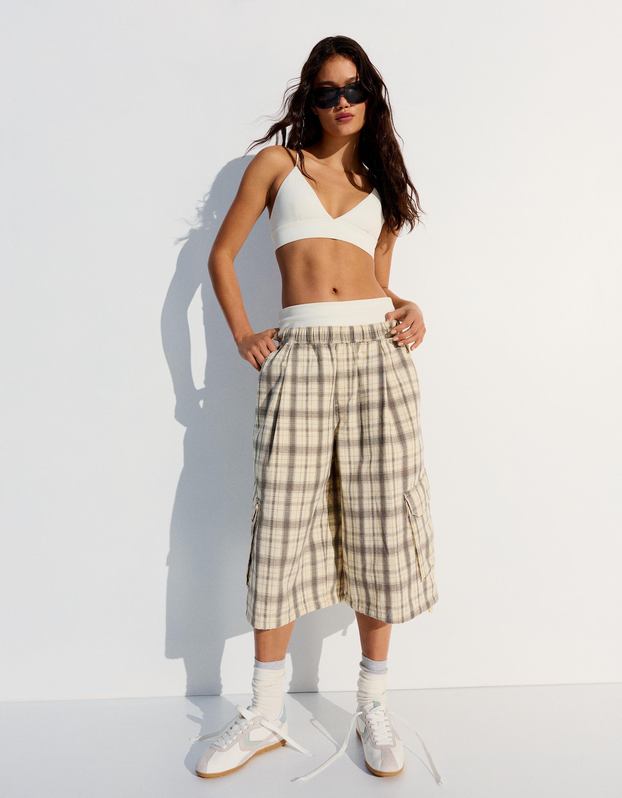 Bershka Bermuda Cargo Vita Elasticizzata Donna L Sabbia
