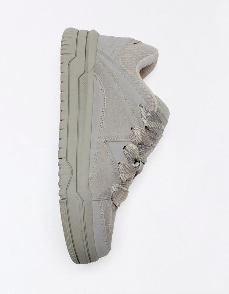 Kalın tabanlı kaykay ayakkabısı