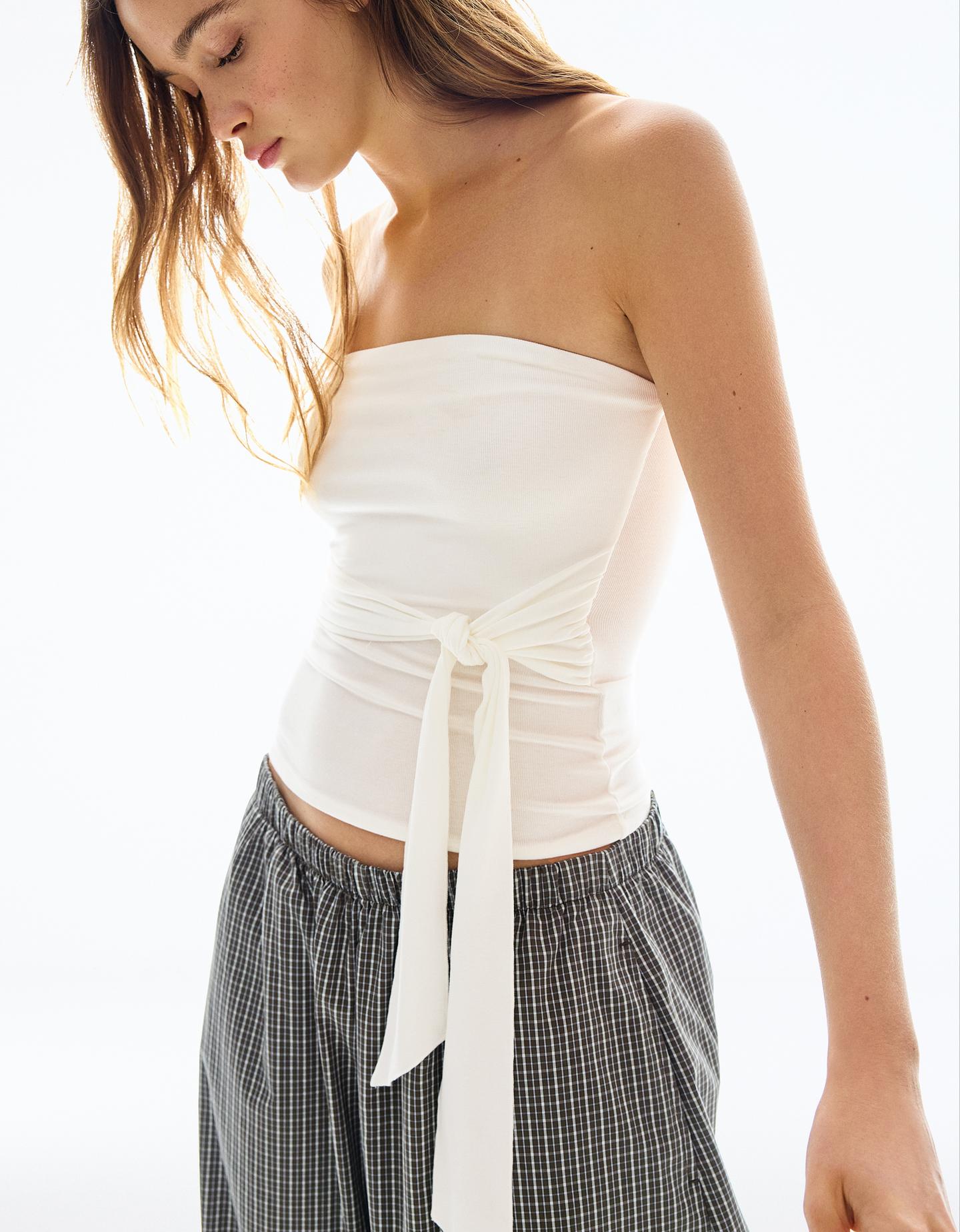 Bershka top bandeau z kokardą kremowy