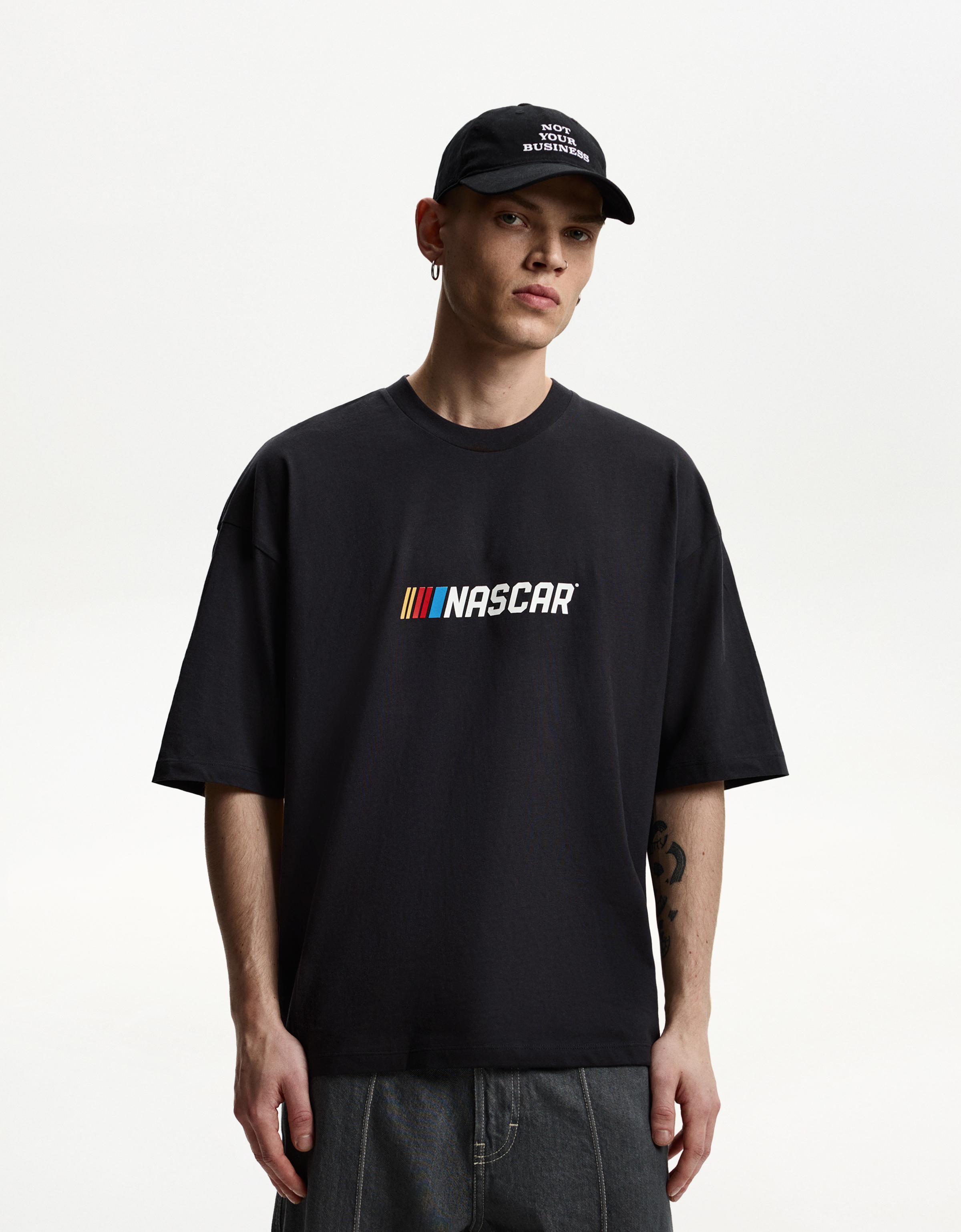 Bershka T-Shirt Nascar Mit Kurzen Ärmeln Und Print Herren M Grau