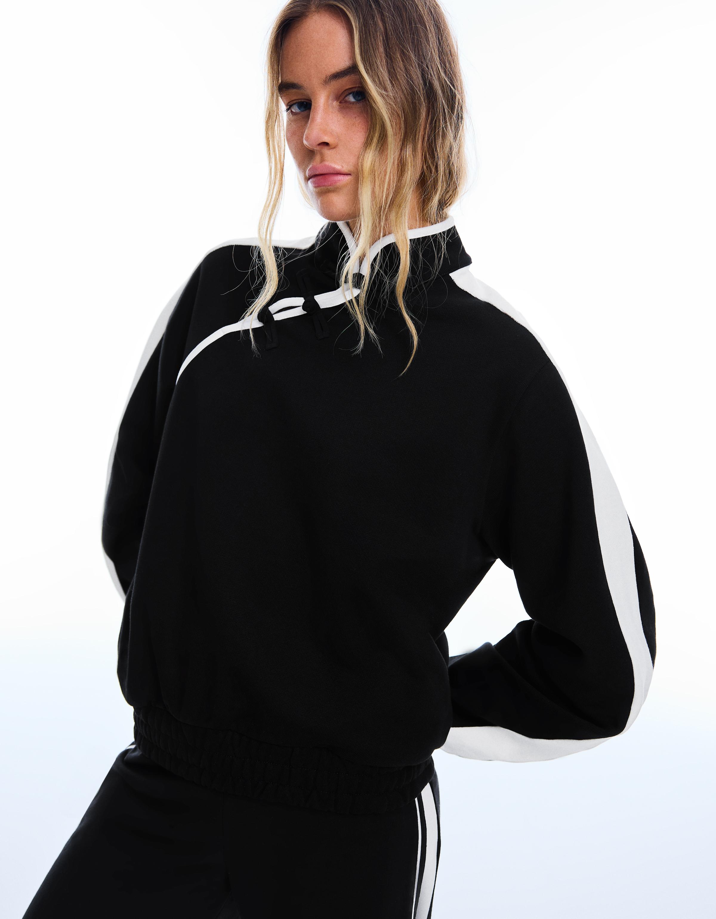 Bershka Sudadera Manga Larga Cuello Mao Y Alamares Mujer Negro