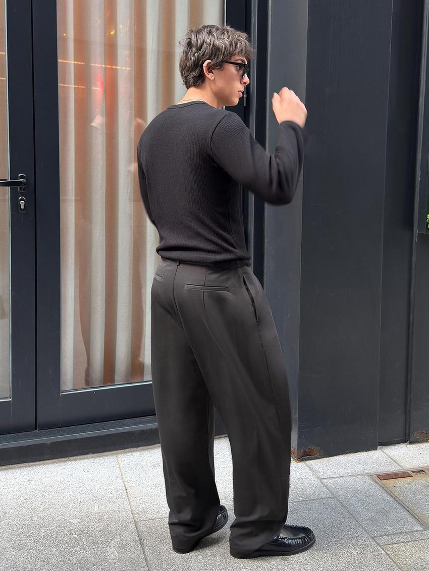 Super baggy tailored fit trousers with darts-Dark grey