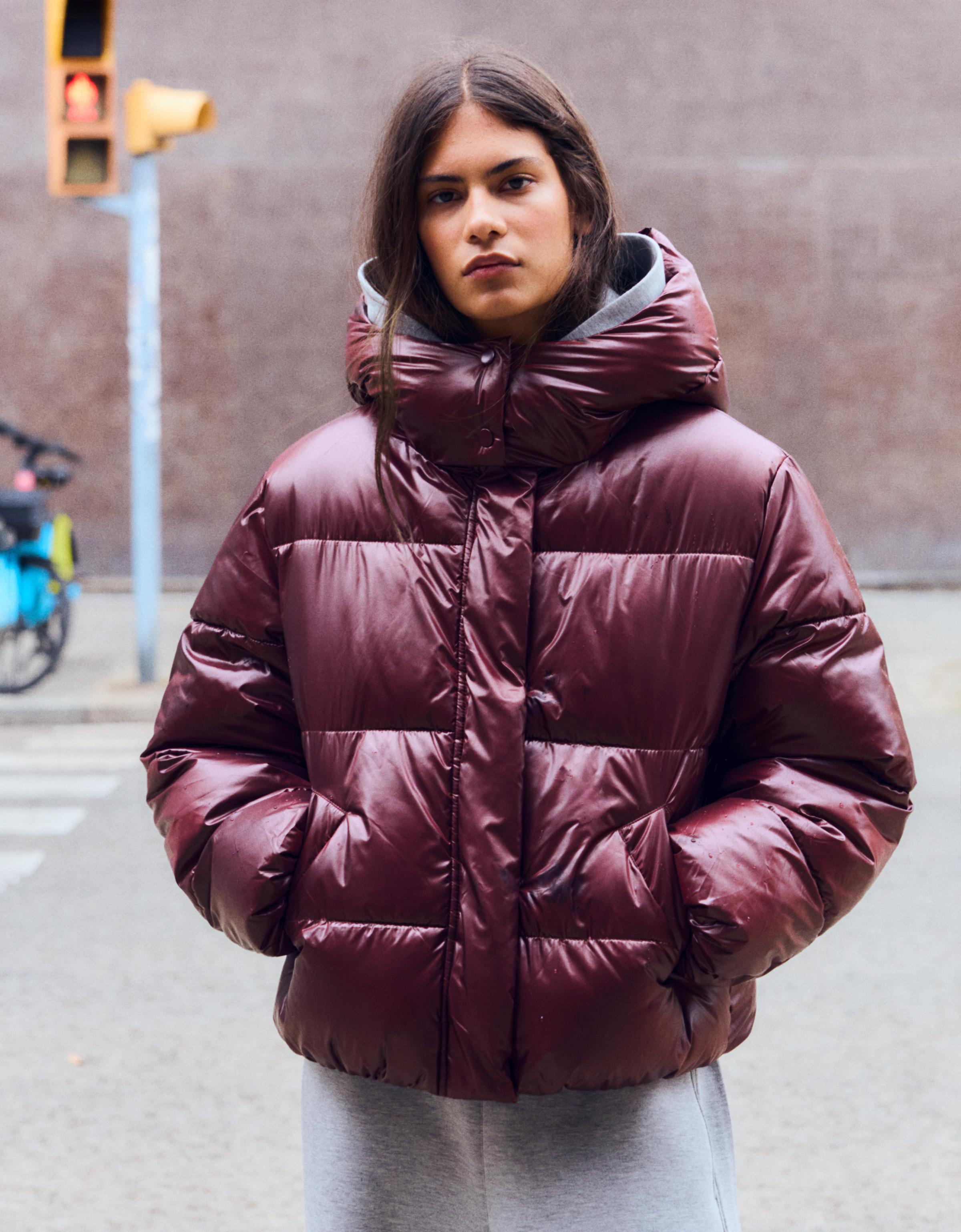 Bershka Pikowana Kurtka Oversize Z Kapturem Kobieta Bordowy