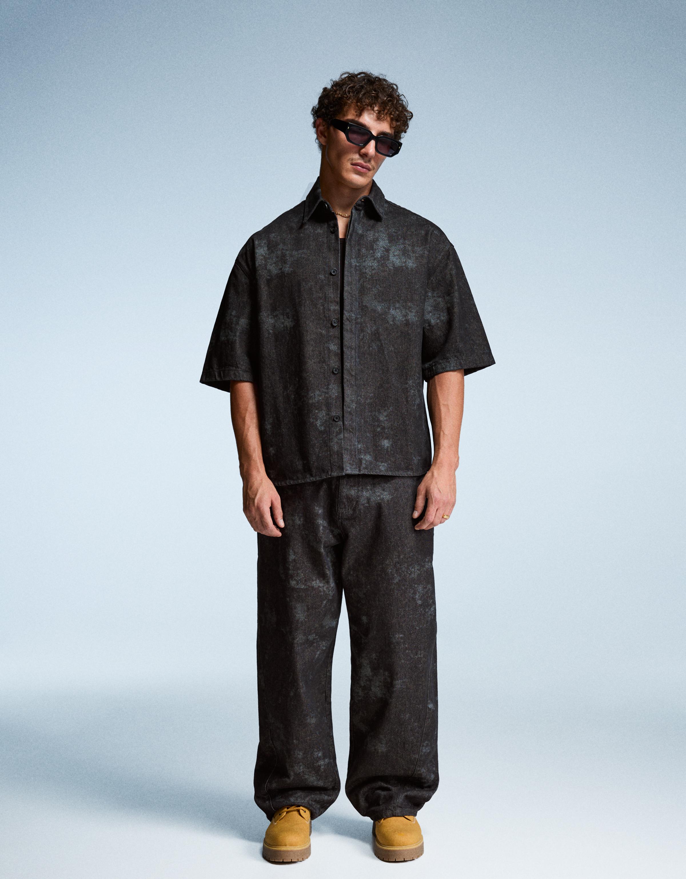 Printed short sleeve boxy fit shirt - Shirts - Men | Bershka