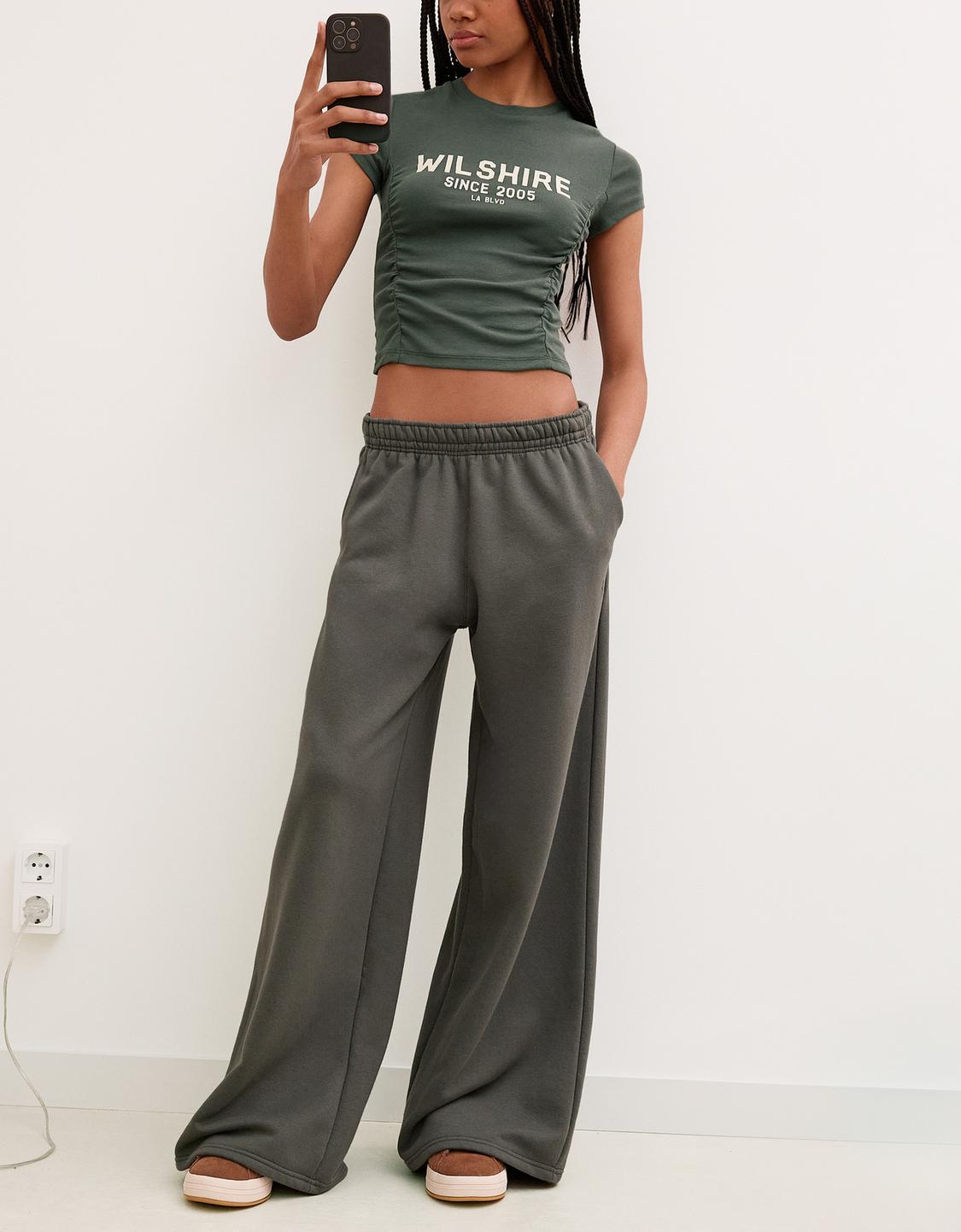 Super wide-leg plush trousers