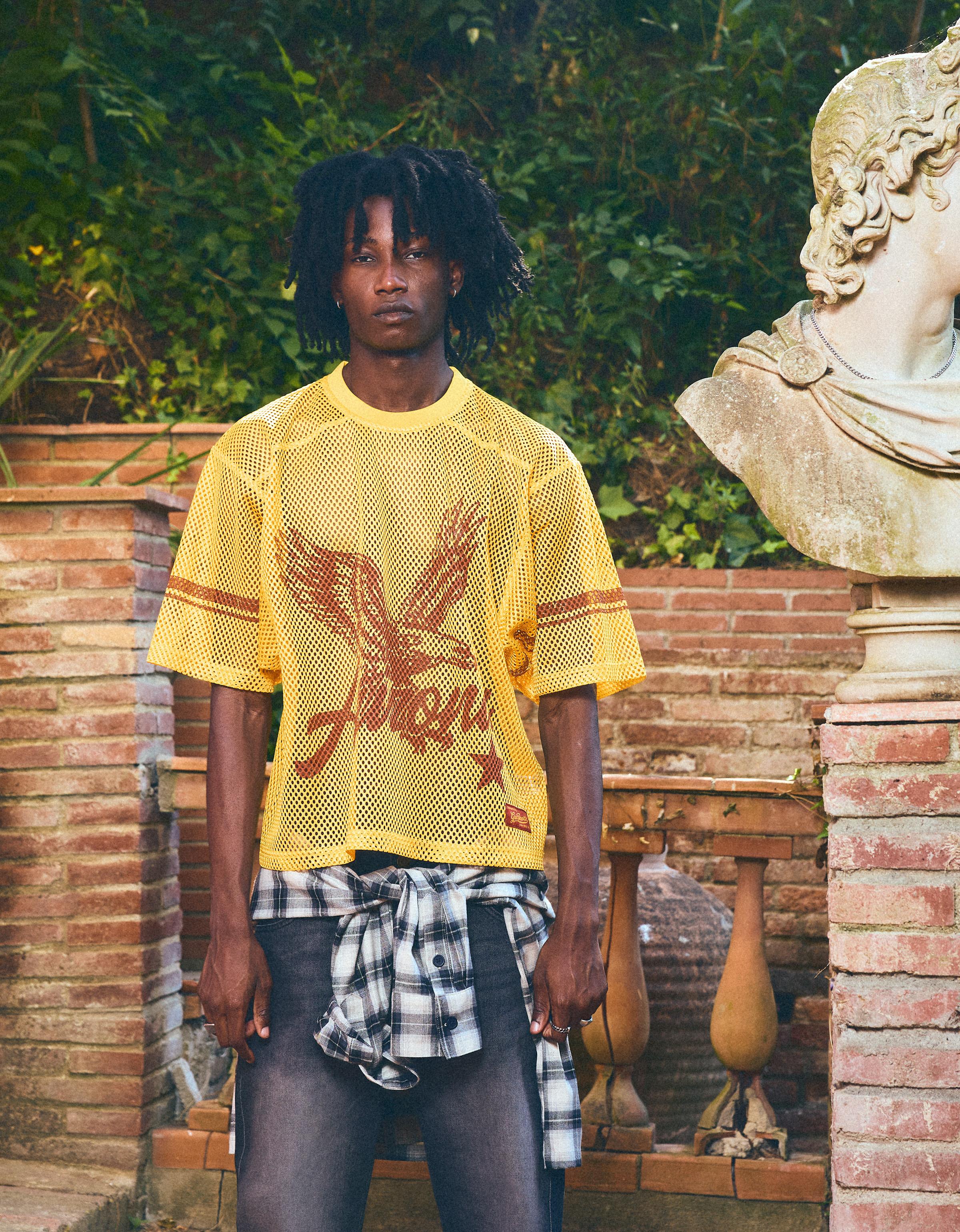 Bershka Camiseta Boxy Fit Mesh Print Hombre Amarillo