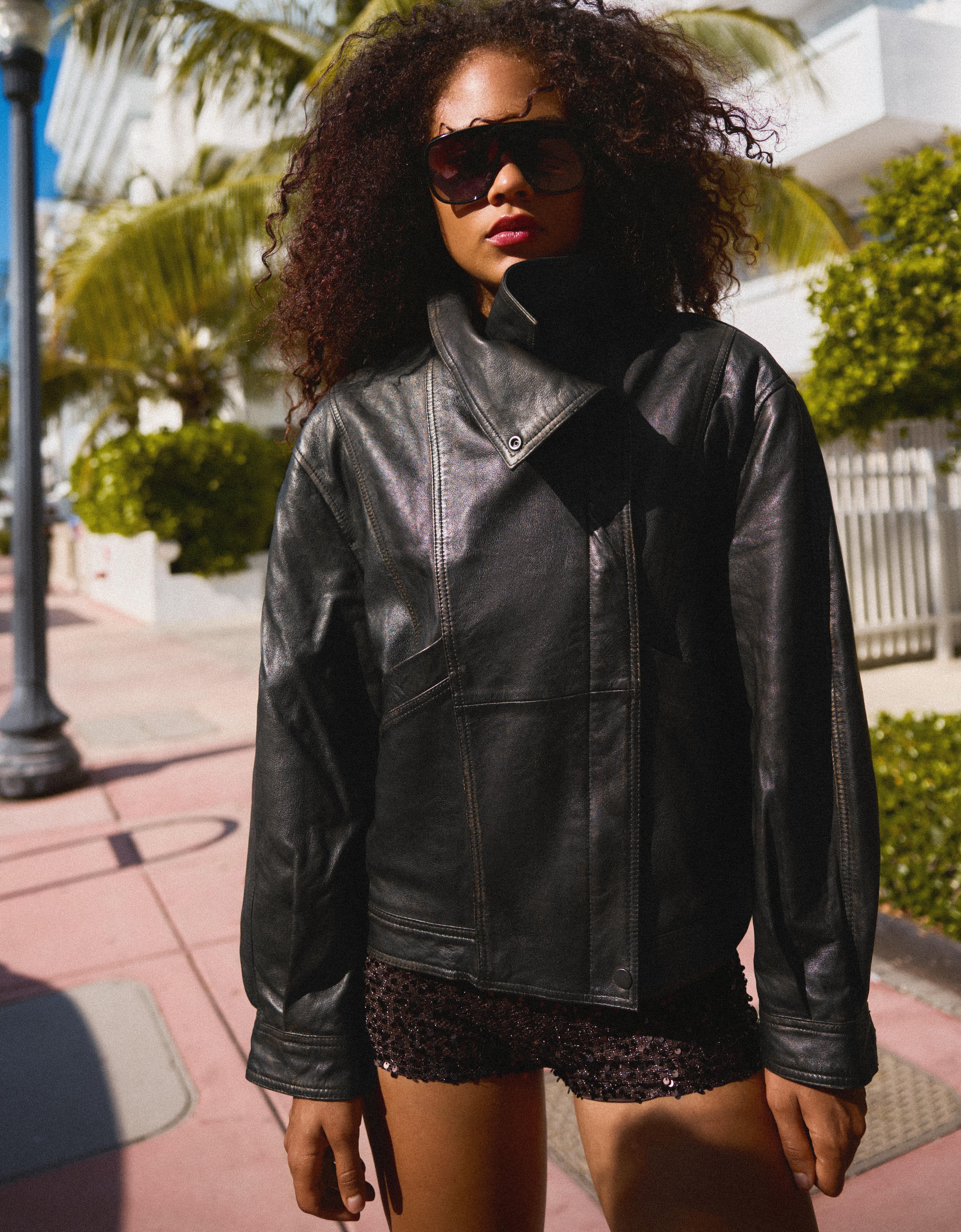 Blouson cuir col cheminée - Femme | Bershka