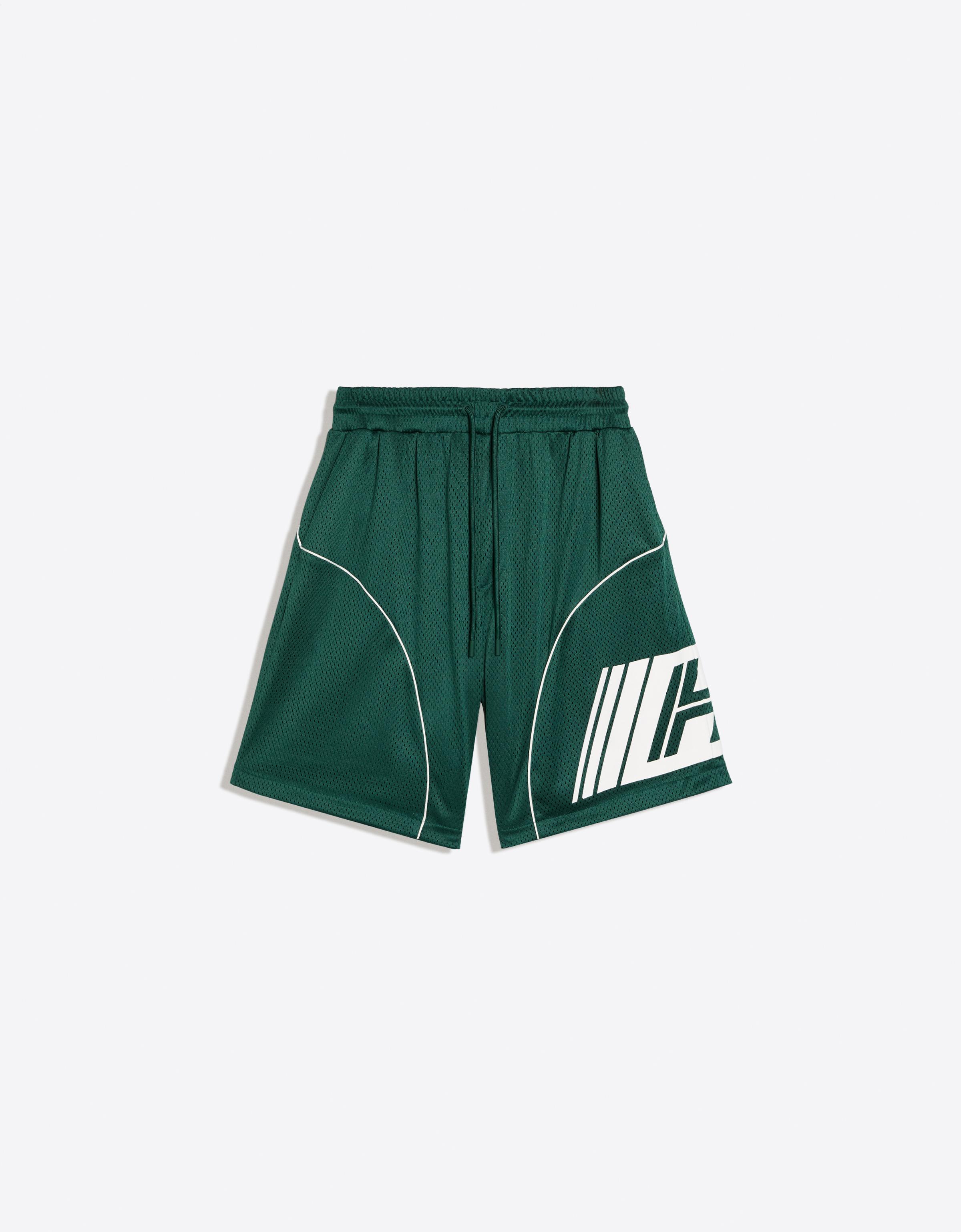 Contrast print mesh Bermuda shorts — Green